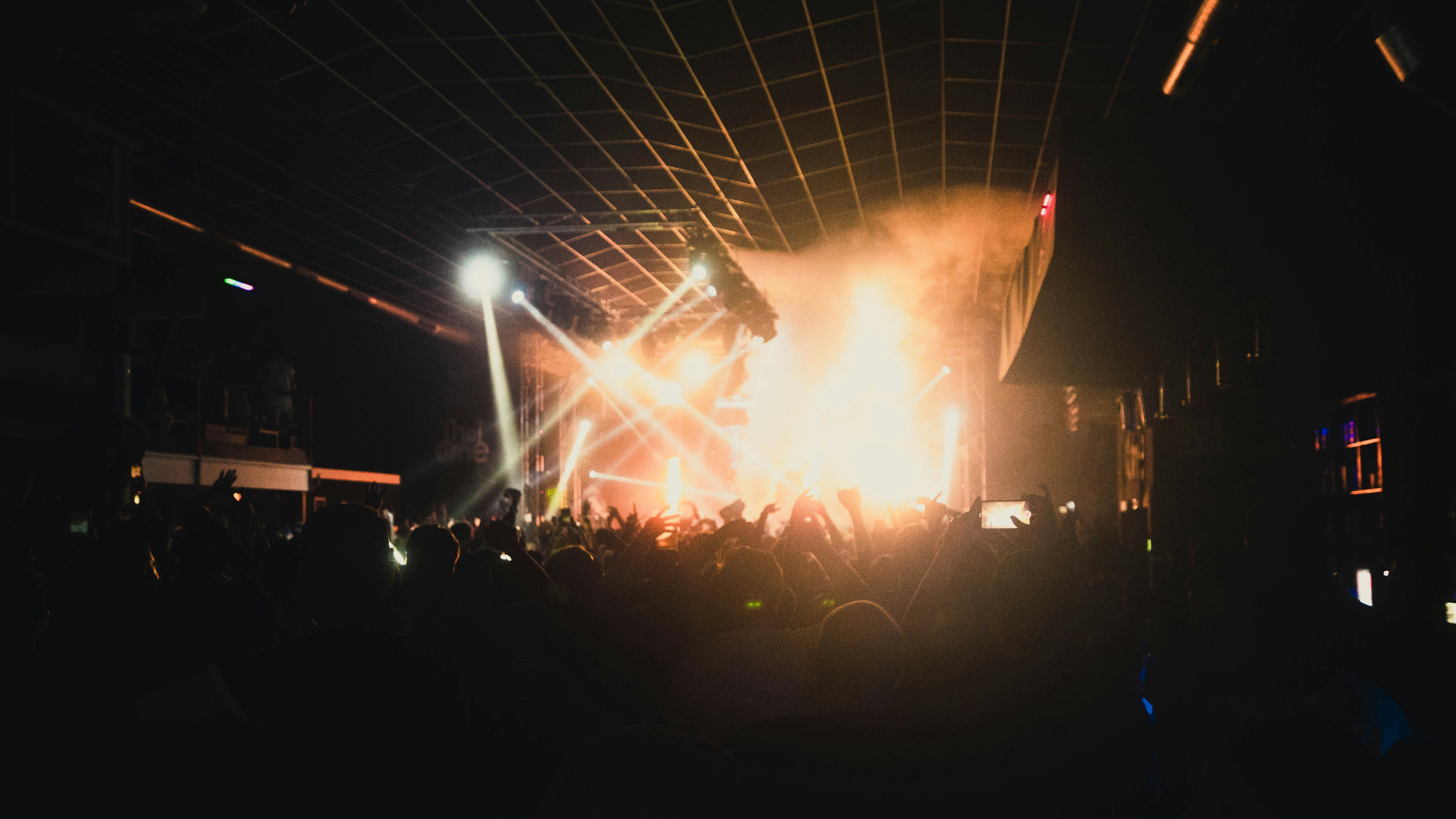 Descubre las Mejores Discotecas en Barcelona: Pacha, Opium y Razzmatazz