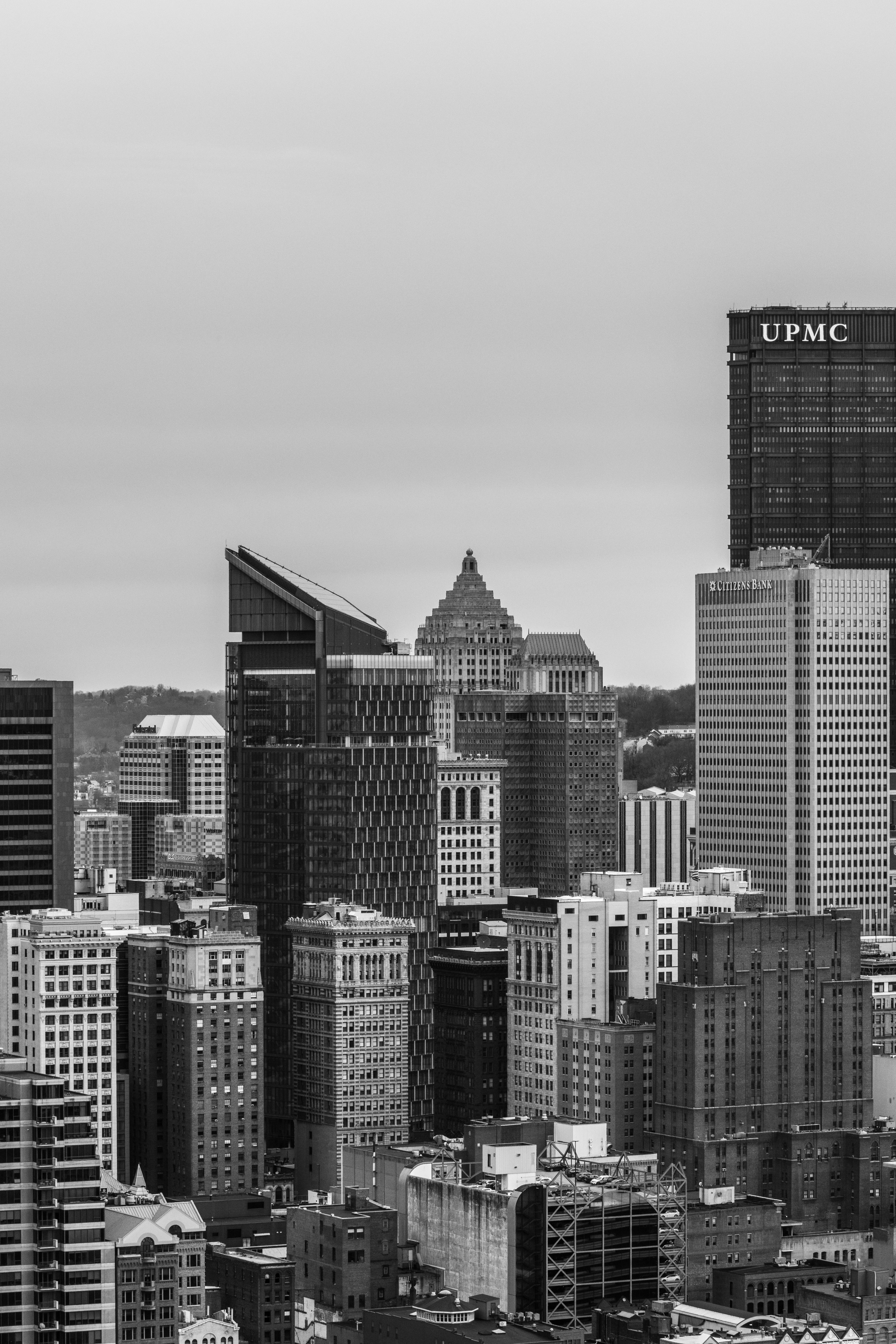 A black and white photo of a city skyline photo – Free City Image on ...