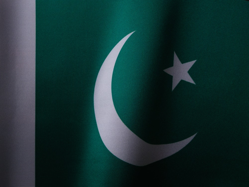 Un primo piano della bandiera del Pakistan