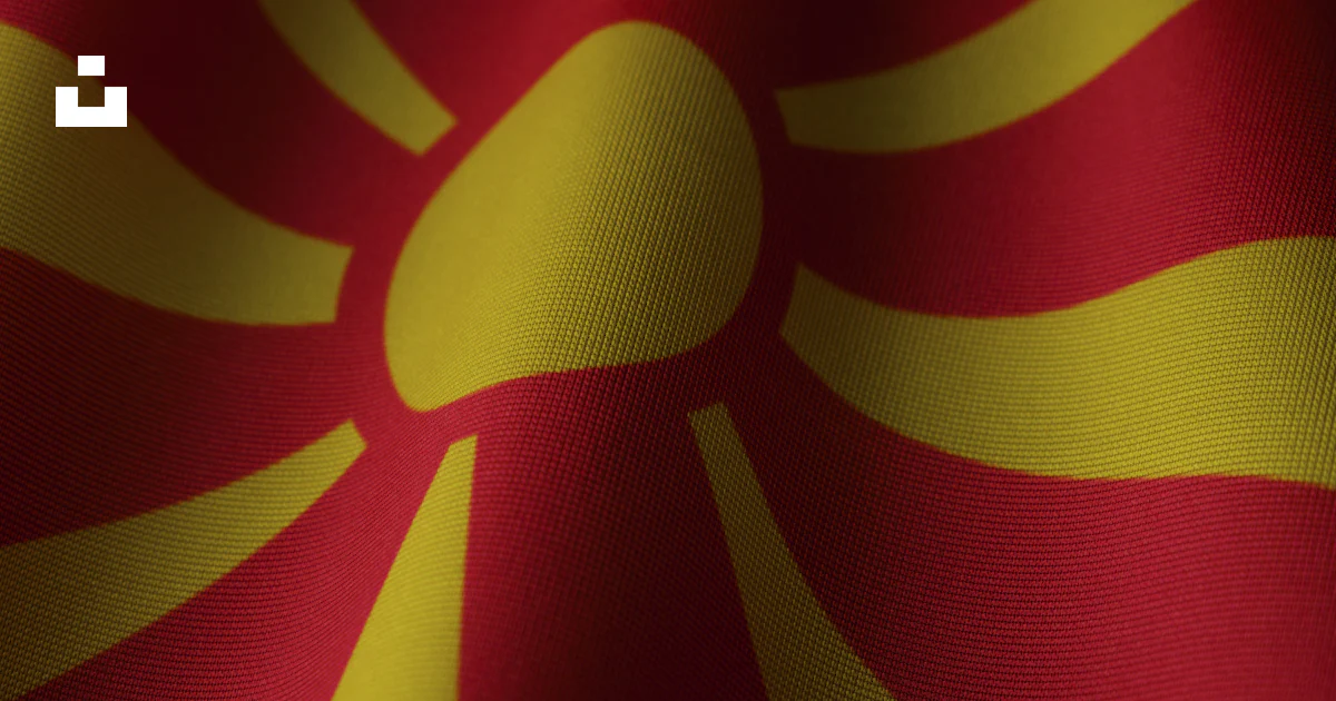 Drapeu Rouge Gros plan d’un drapeau rouge et jaune photo – Photo Soie Gratuite sur ...