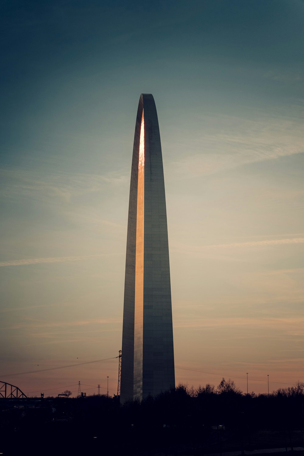 the washington monument in washington dc at sunset