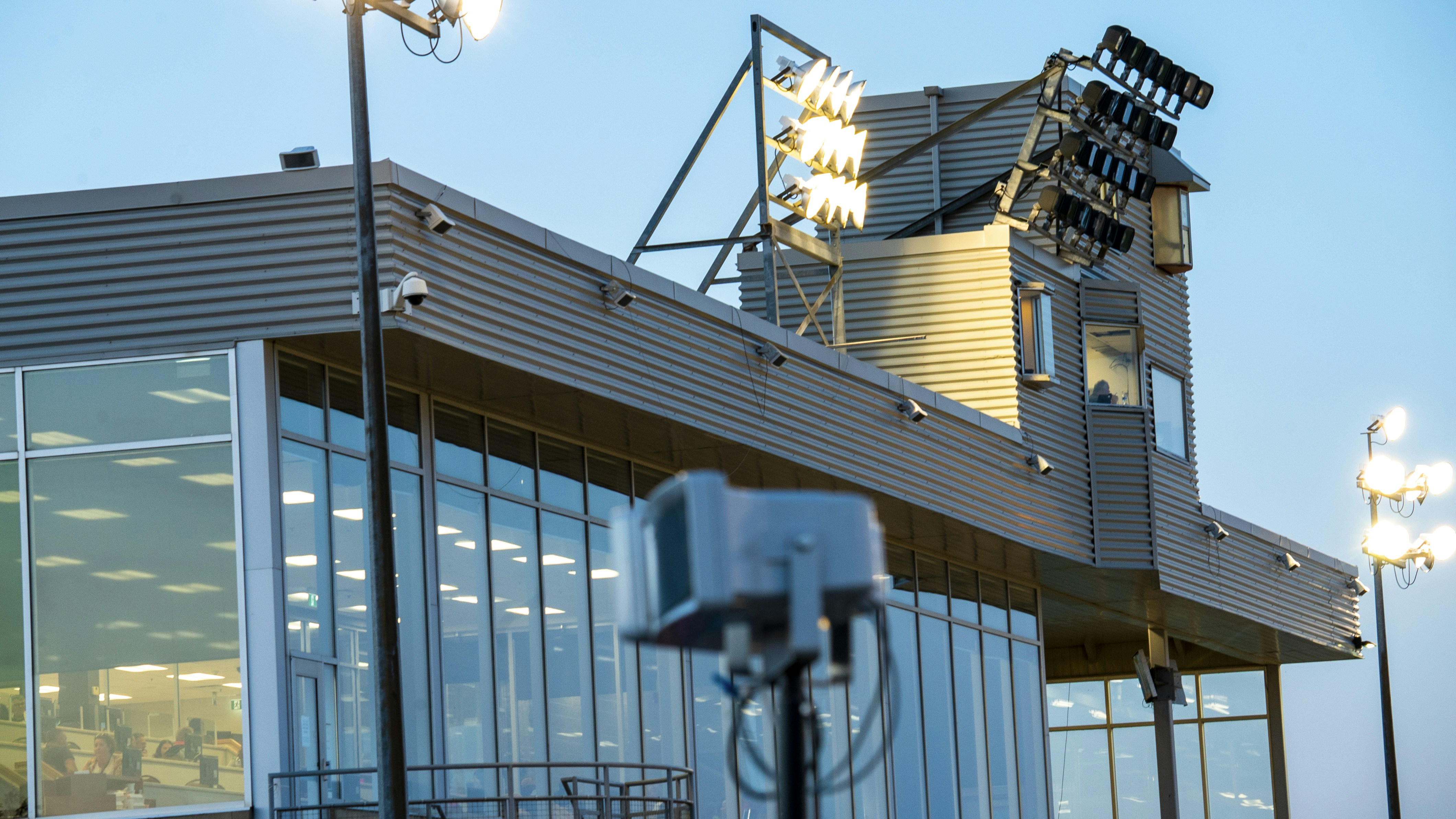 Essential Requirements for Indoor Sports Lighting Stand...