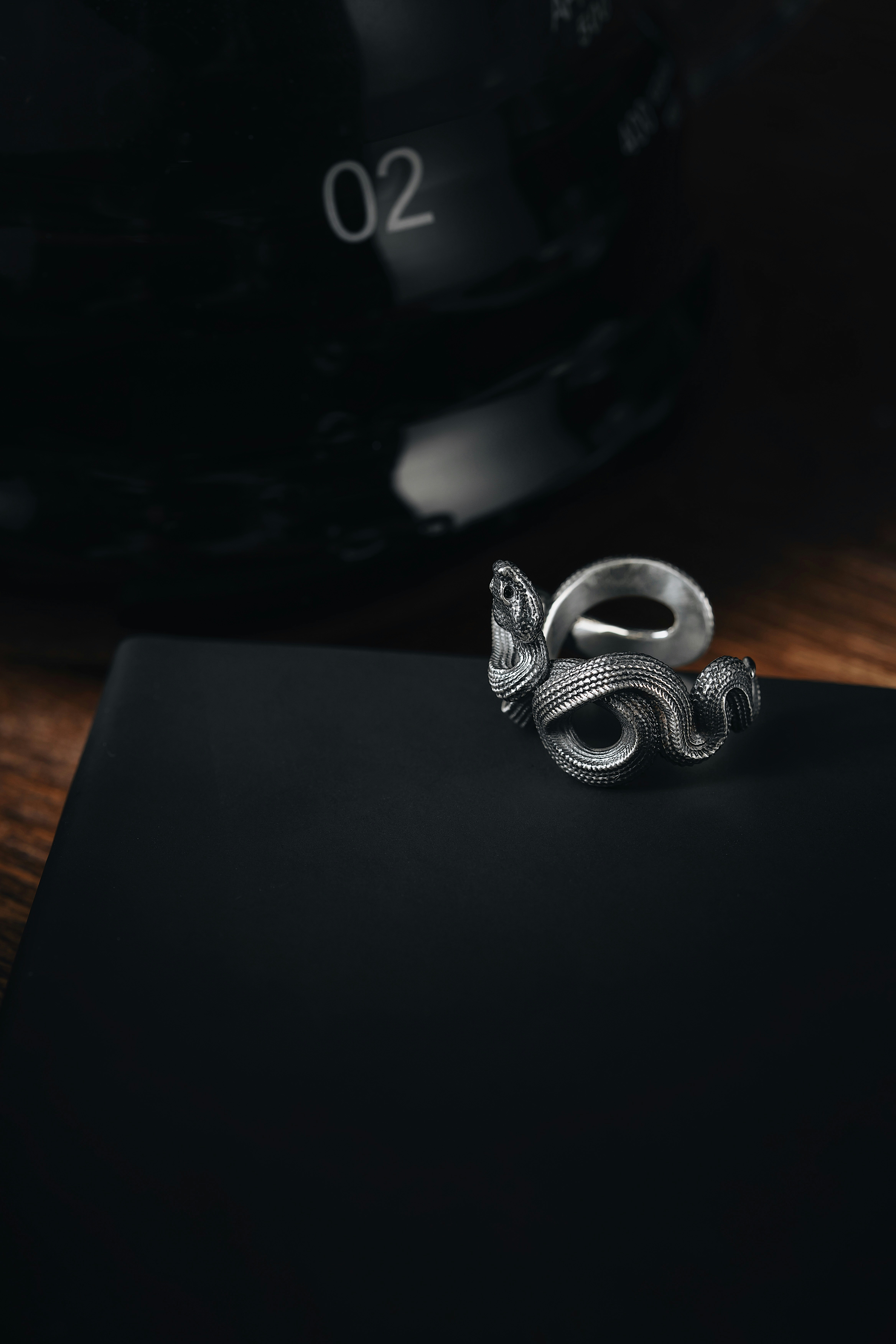 photo-1676020342206-7dfba0a72a69