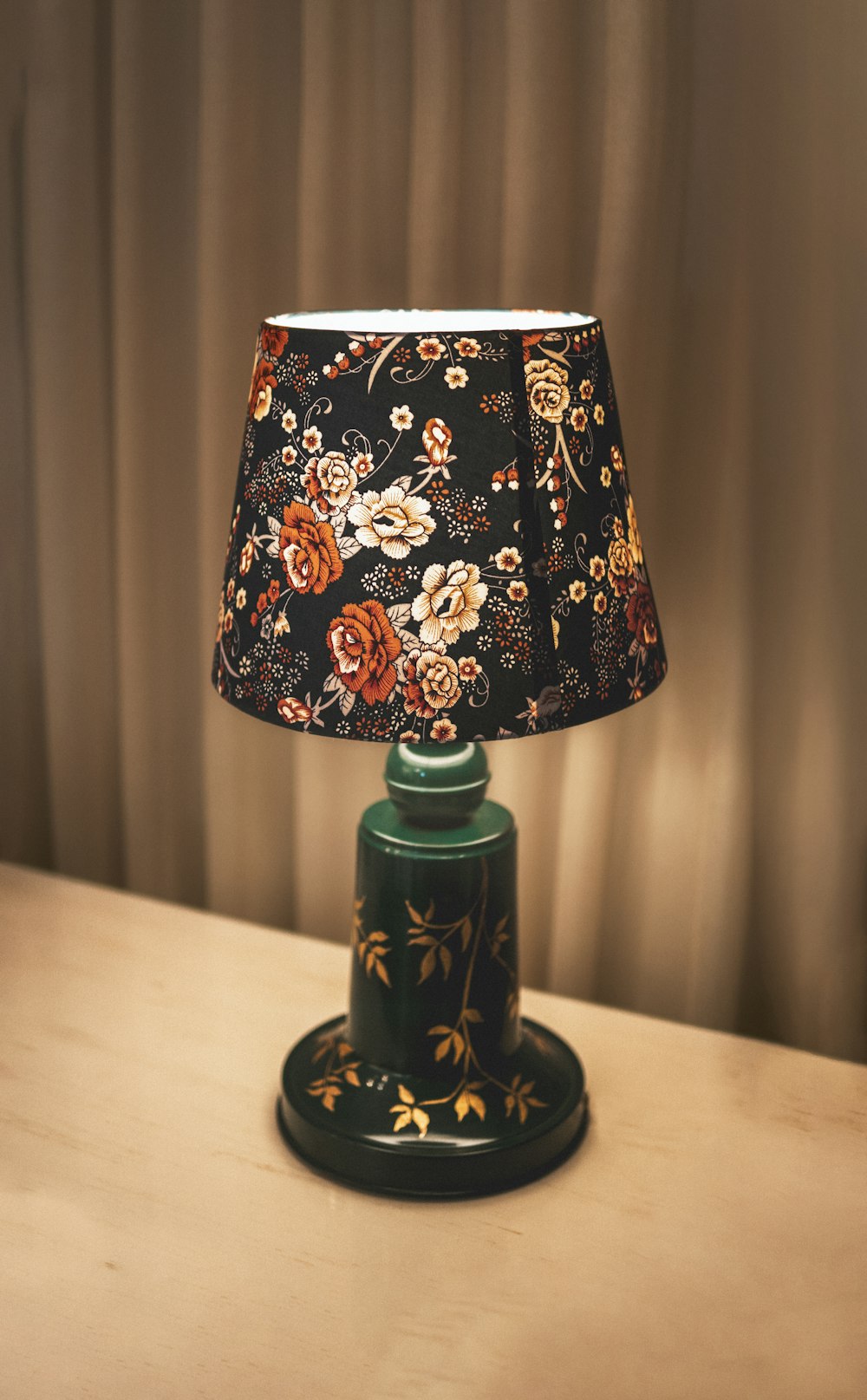 a lamp that is sitting on a table