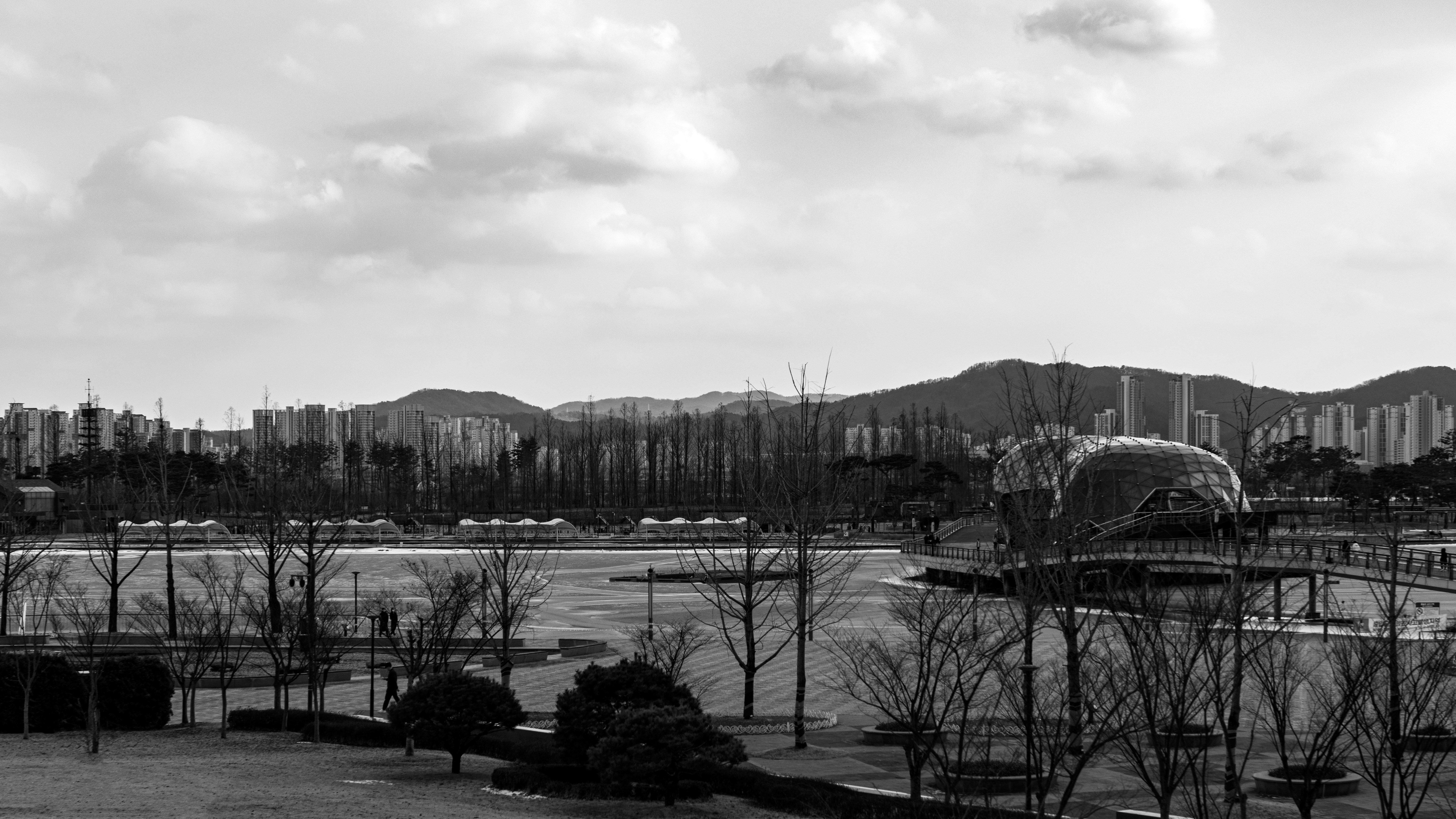 Photo by rawkkim