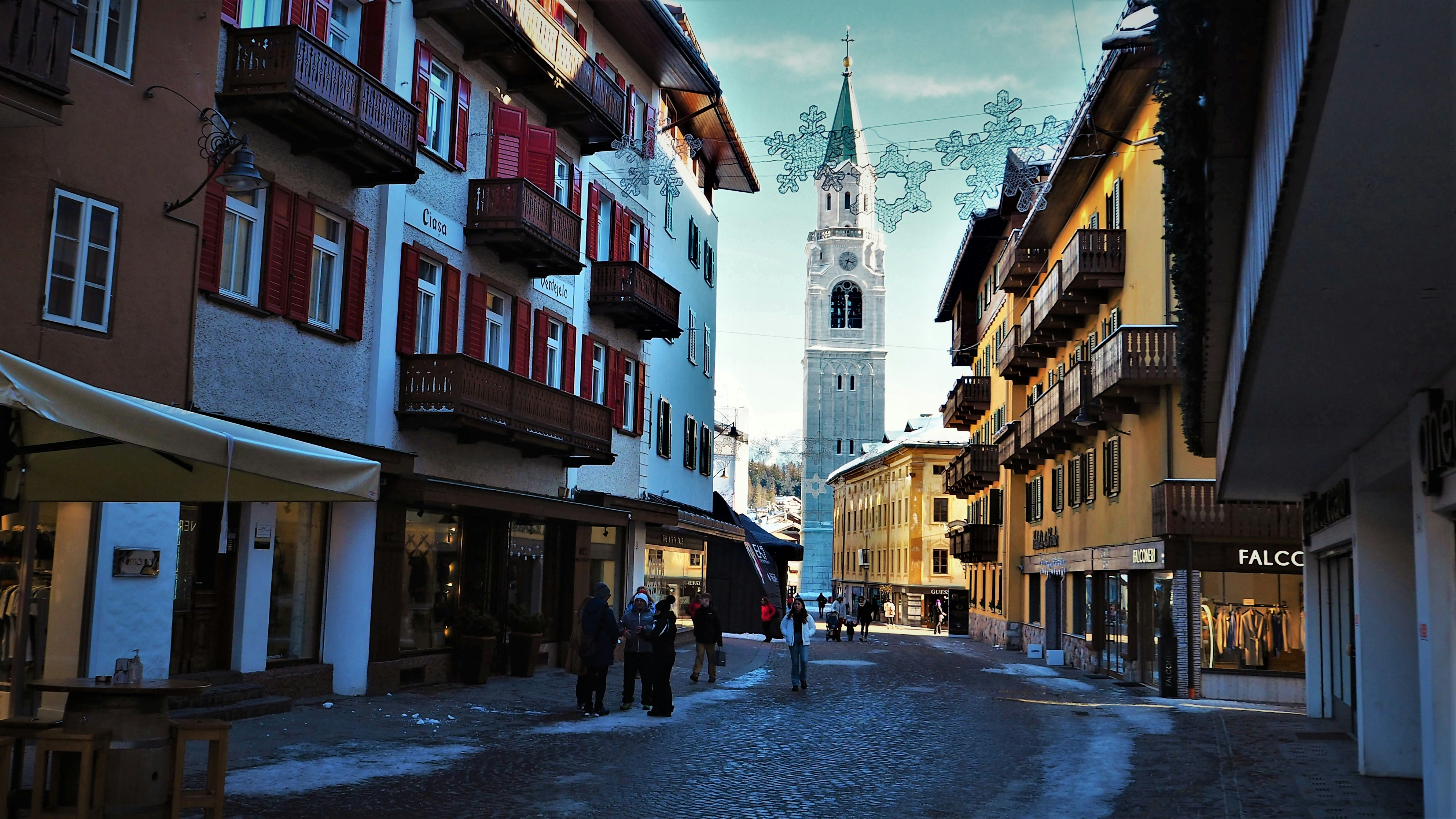 Winter street scene in a northern Italian town