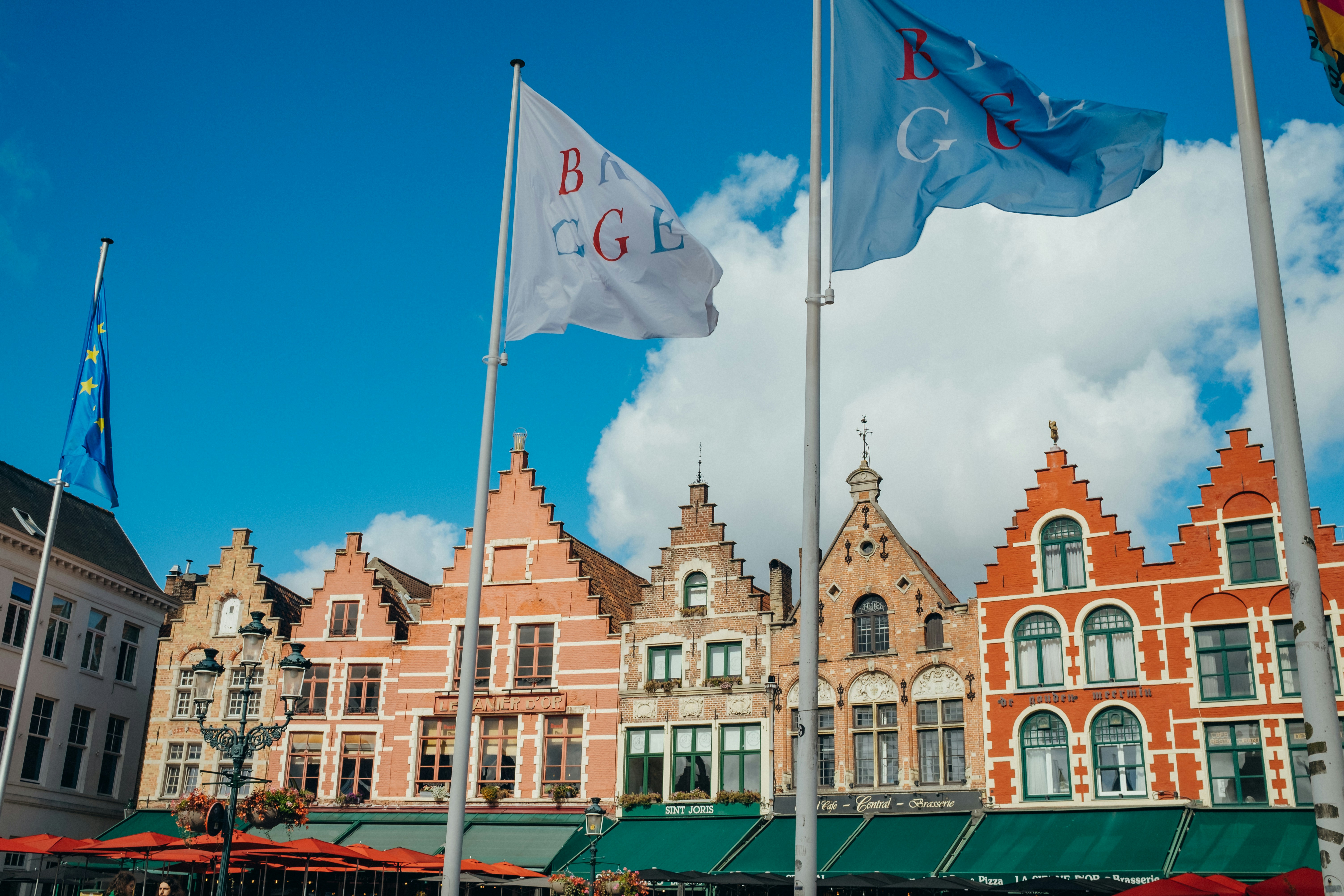 Stay online in the Belgium with a prepaid eSIM from eSIMlii. Instant activation, no roaming charges, and reliable coverage.