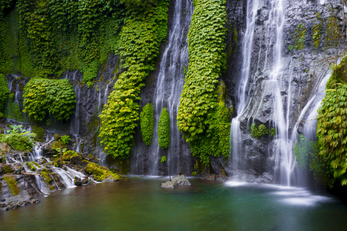 Banyumala Twin Waterfalls & Golden Valley Gorge Hike
