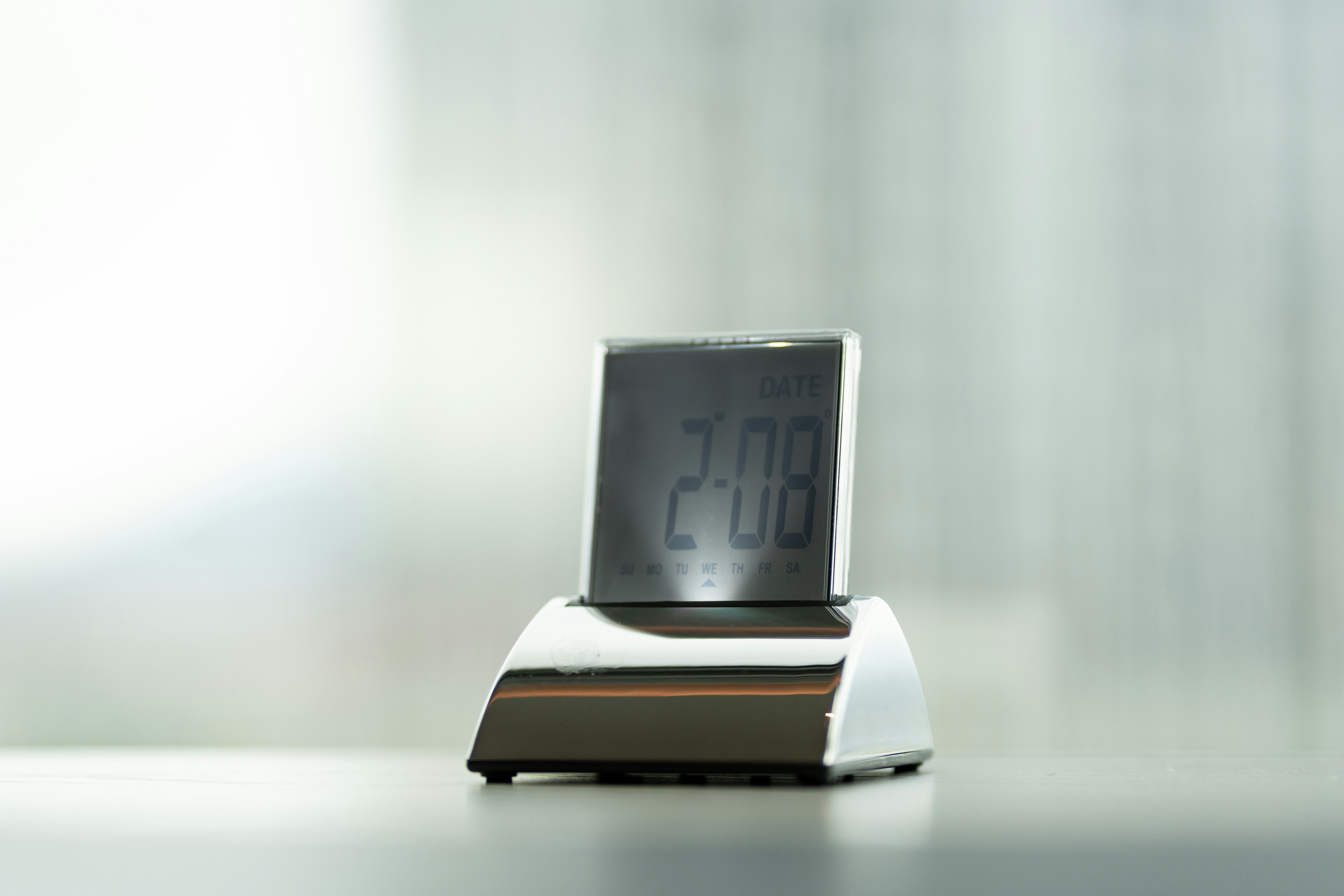 Digital weight scale with advanced display