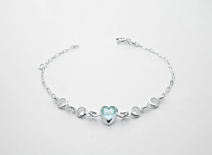 Silver heart chain bracelet