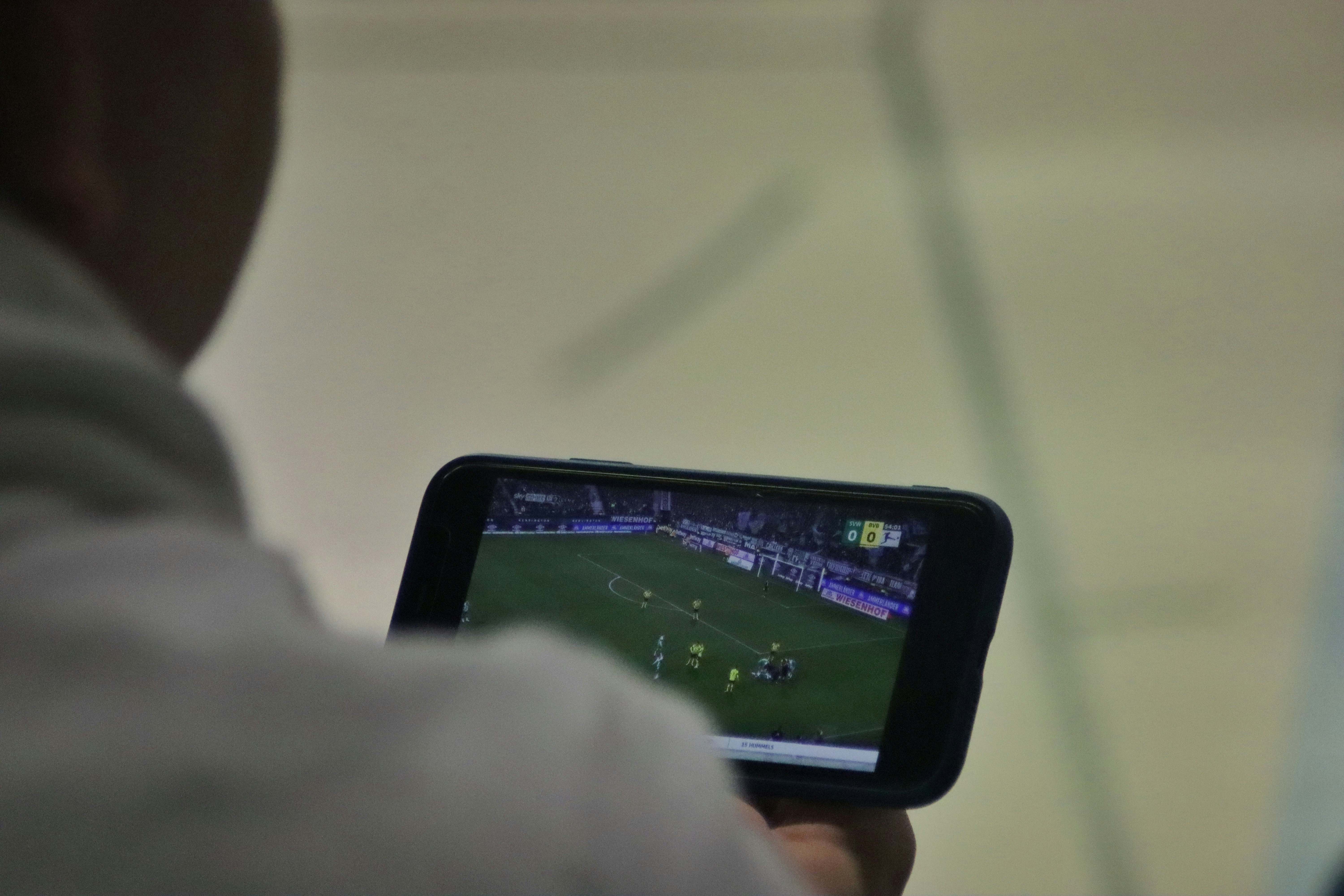 The 3-Second Gap: How Smart Bettors Exploit Live Odds Before Sportsbooks Can Catch Up