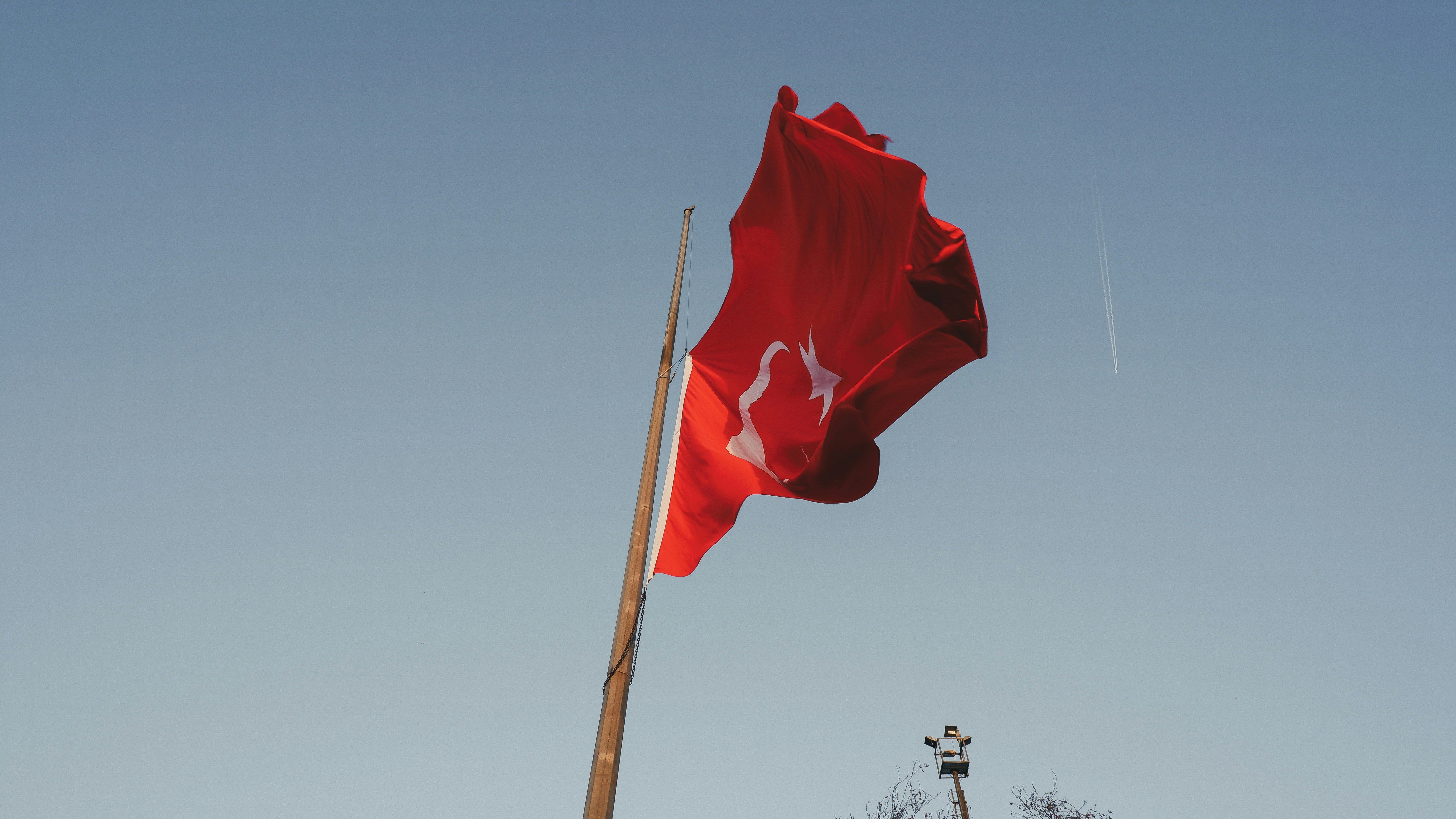 Photo by burakdonertas