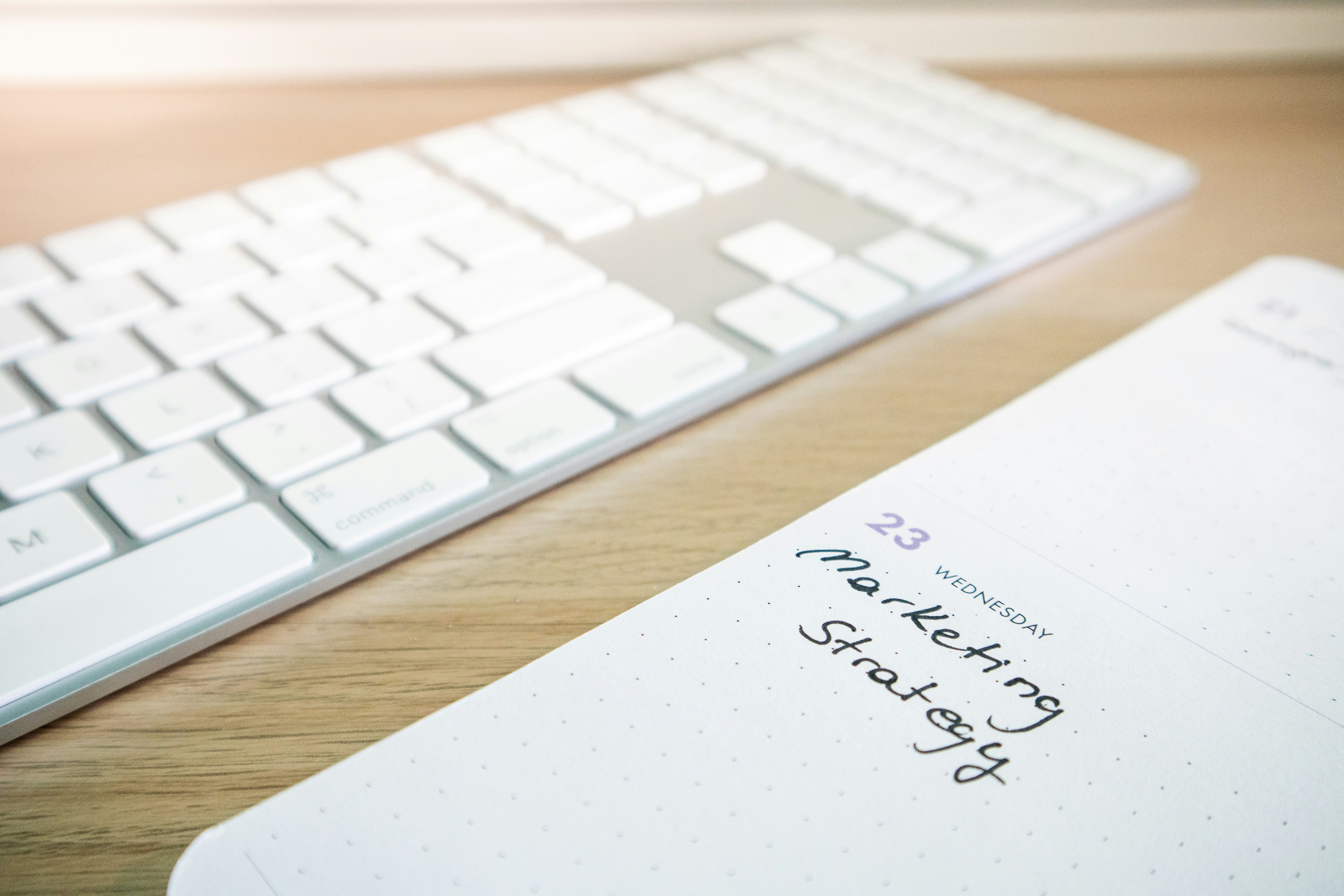 The Note on the Desk: How Ordinary Kindness Quietly Builds Extraordinary Trust