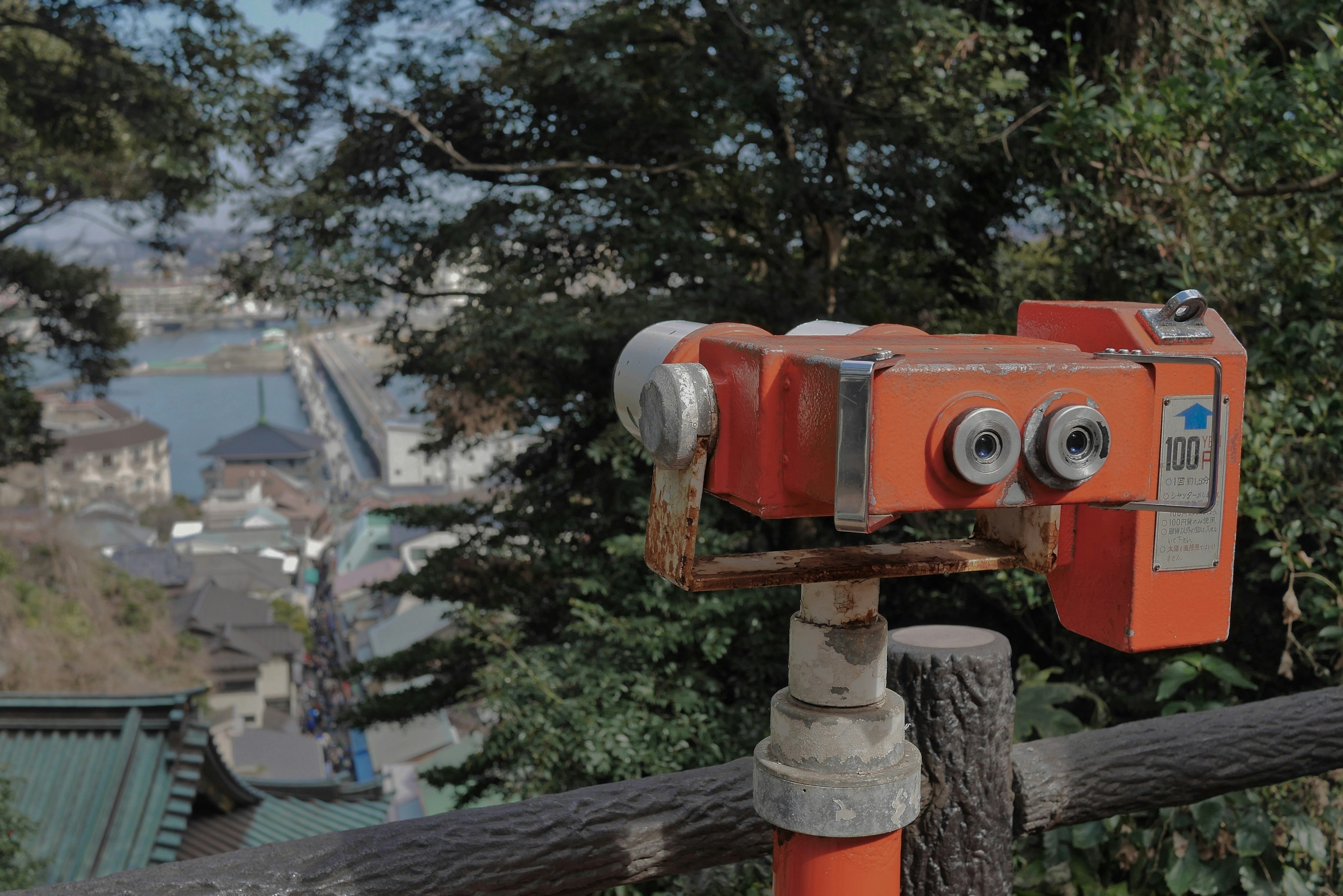 Retro 70s AI Characters: Nostalgic Prompt Guide