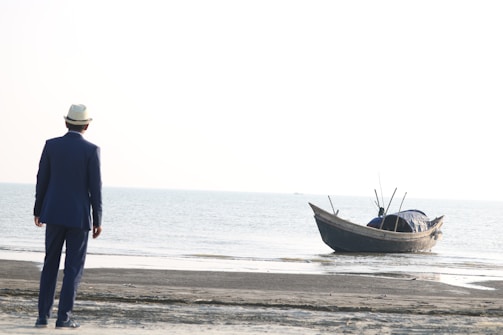 Expert witness presenting findings in a maritime legal setting.