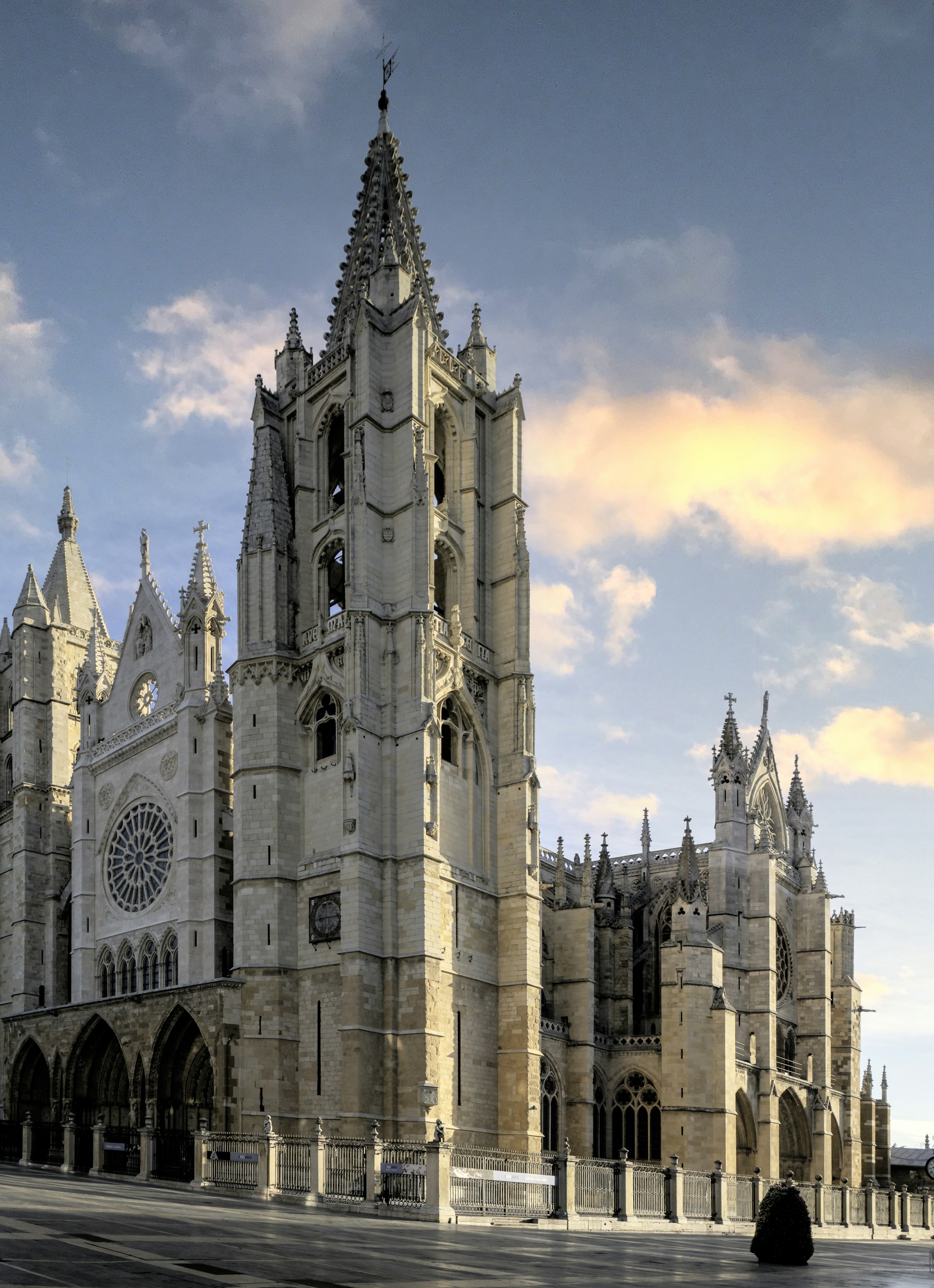 a large cathedral with a clock on the front of it