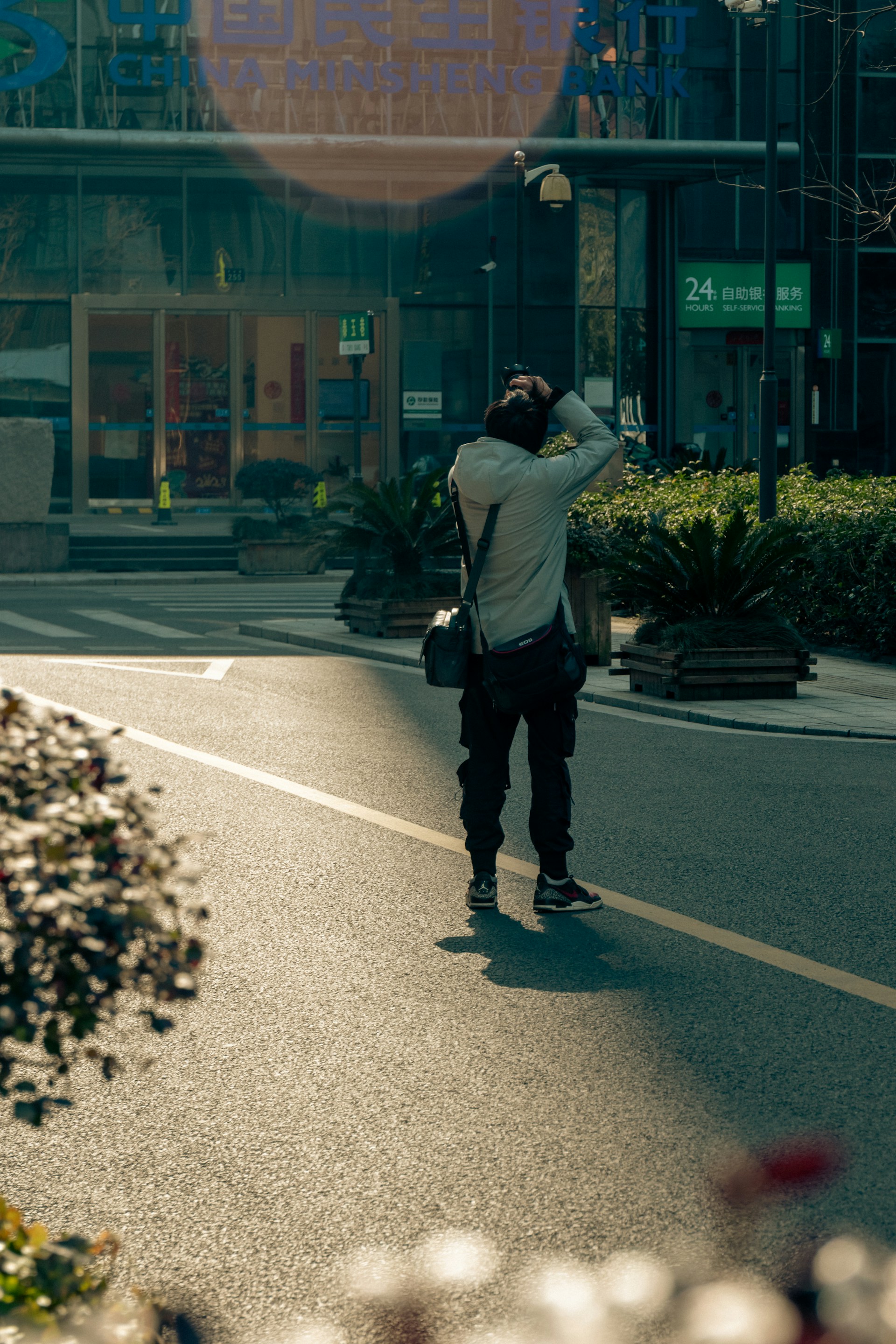 gray computer monitor