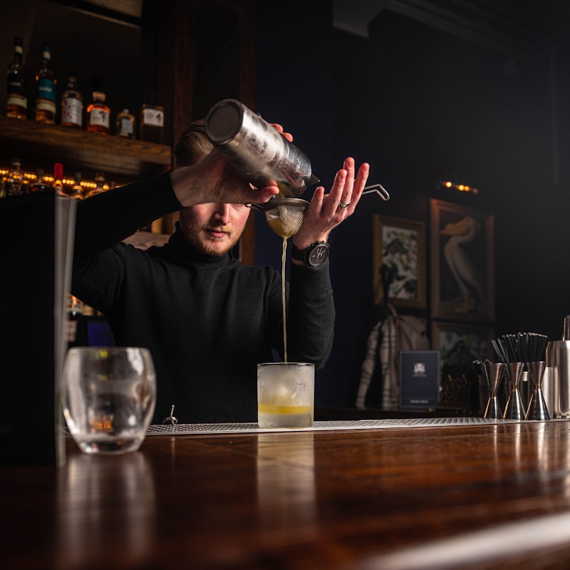 Chef barman / Cheffe barmaid