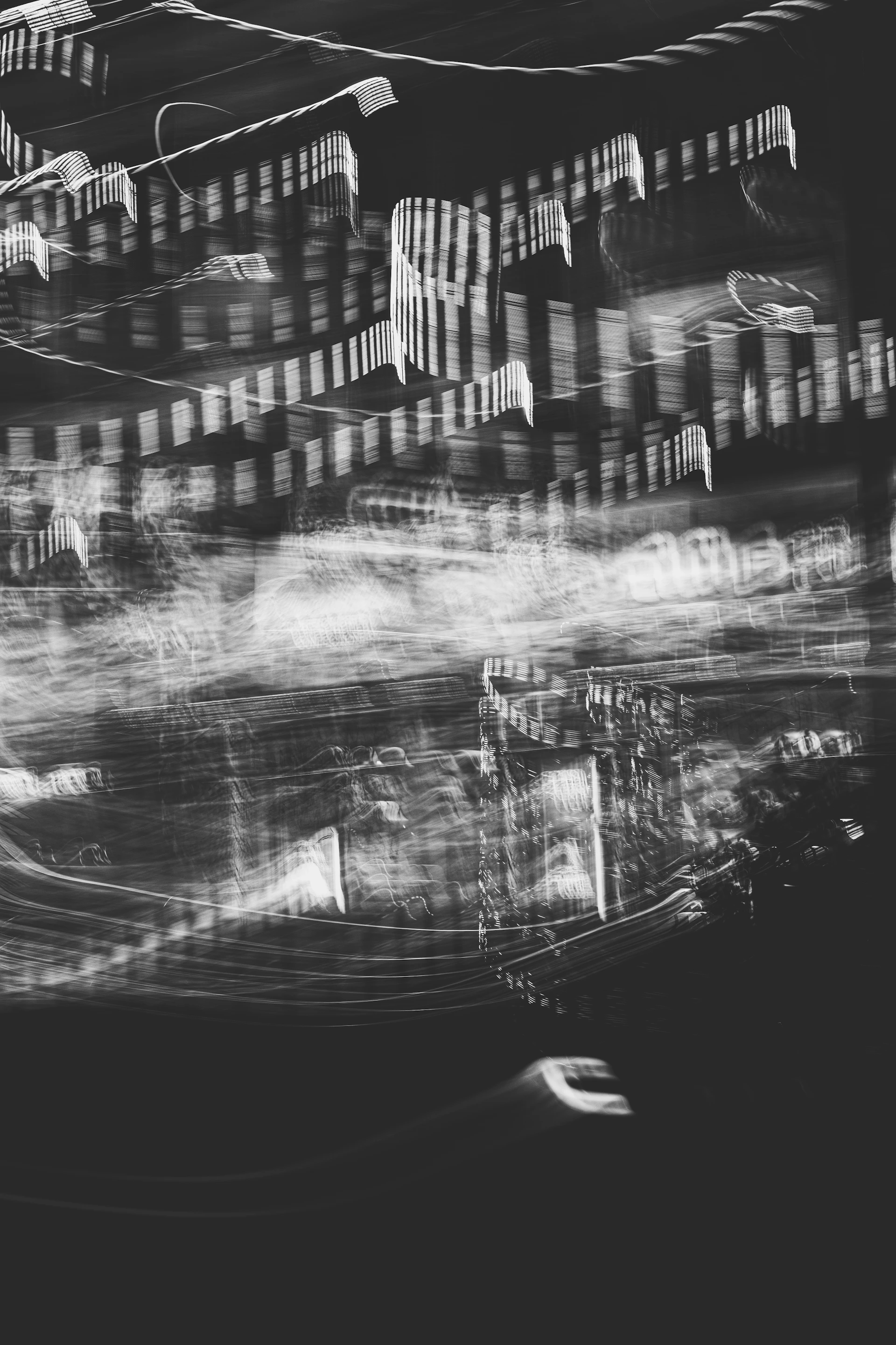 gray computer monitor