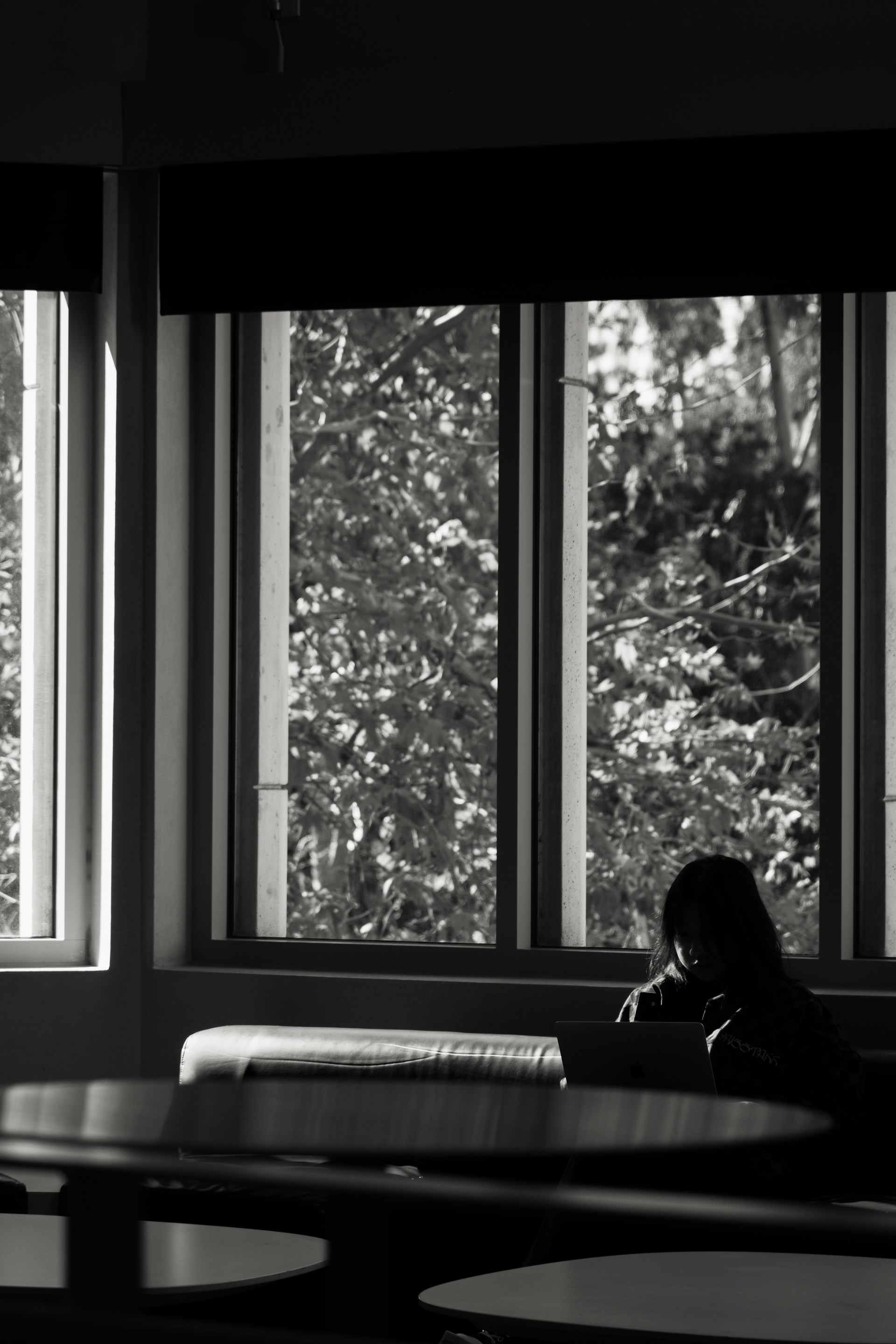 gray computer monitor