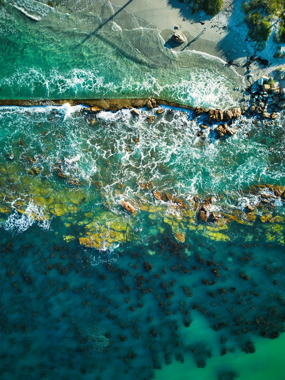 a bird's eye view of a body of water