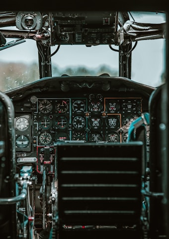 a view of the cockpit of an airplane