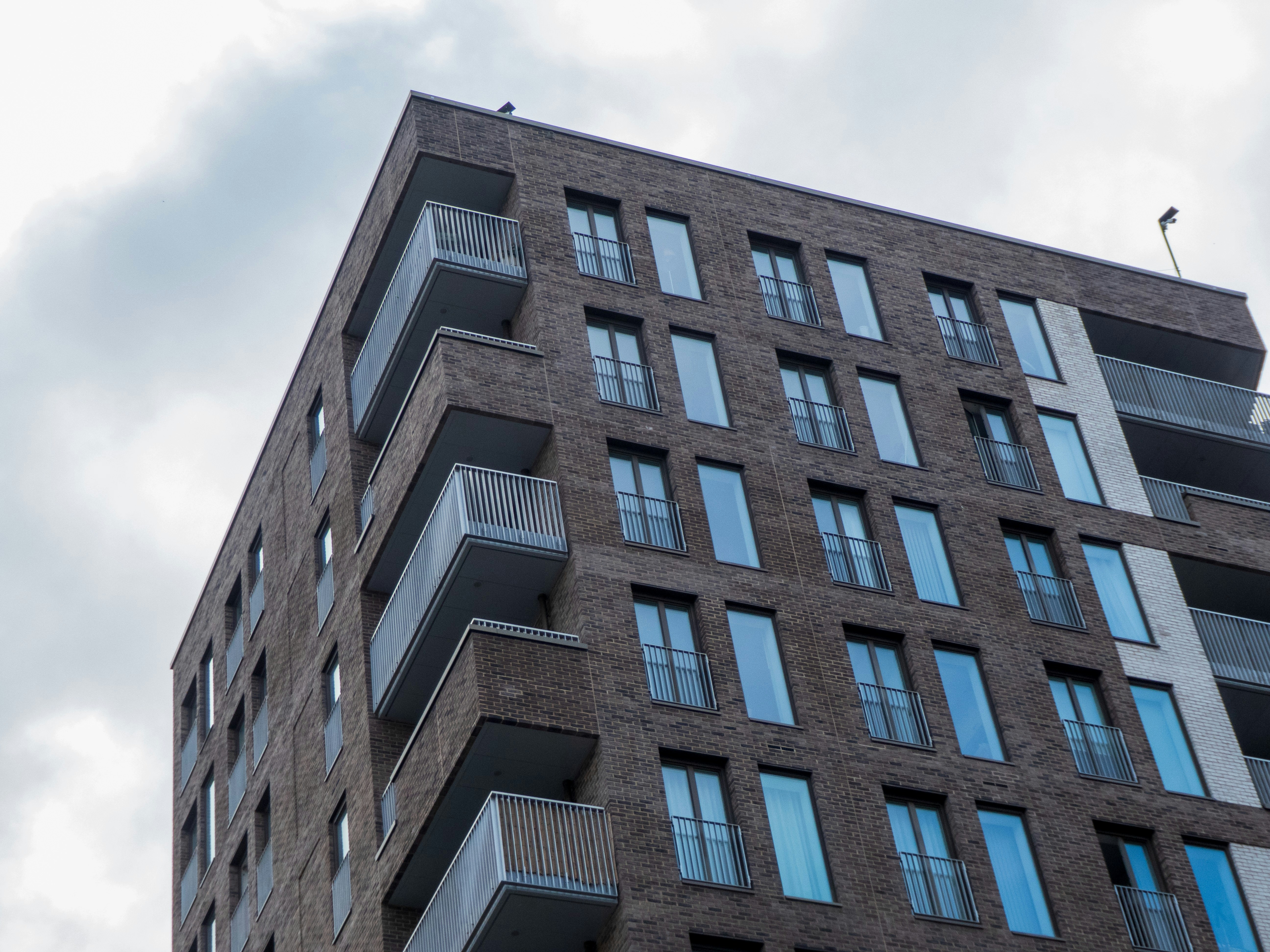 Guide to Urban Apartment Living: Maximizing Comfort in City Homes