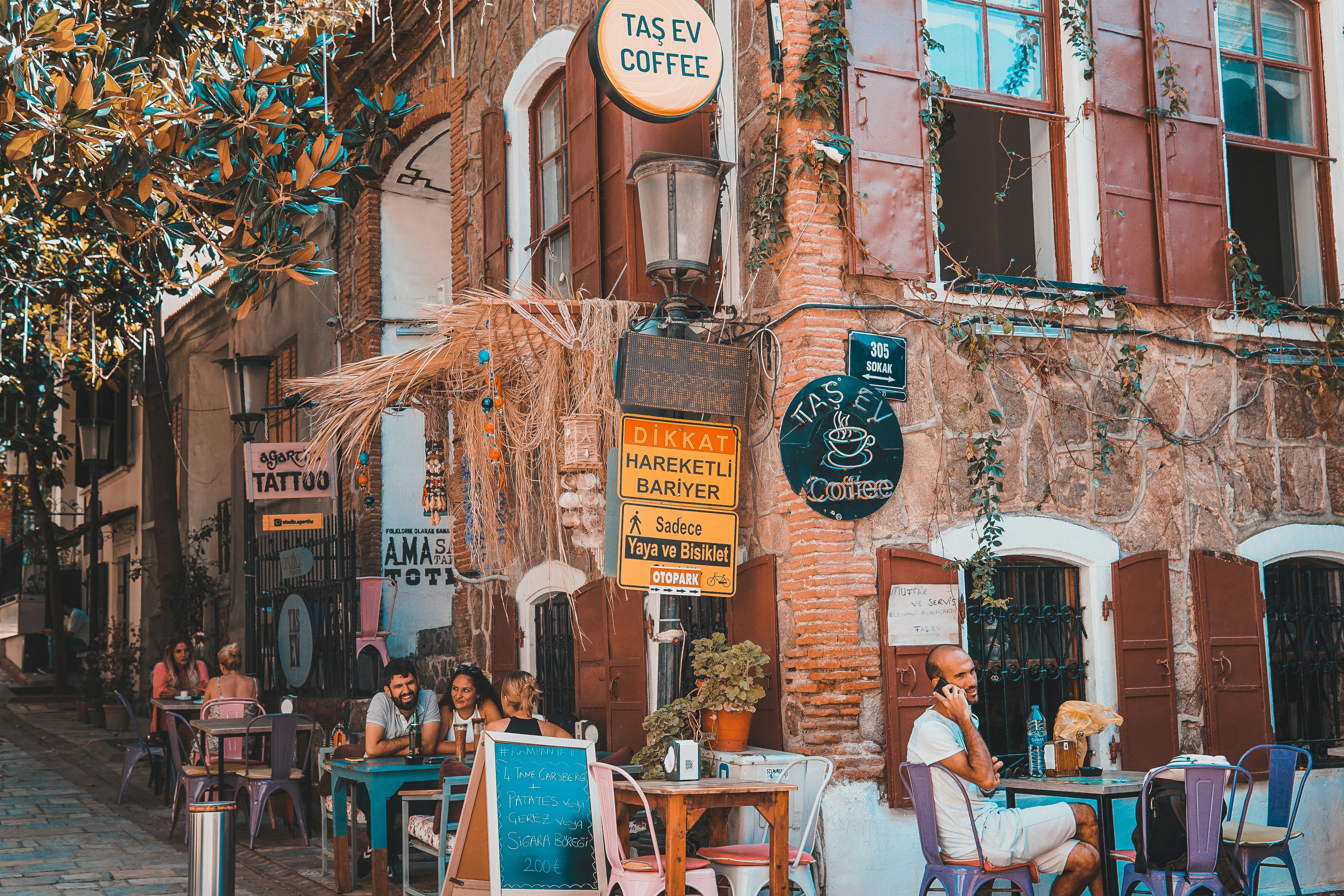 Photo by mertkahveci