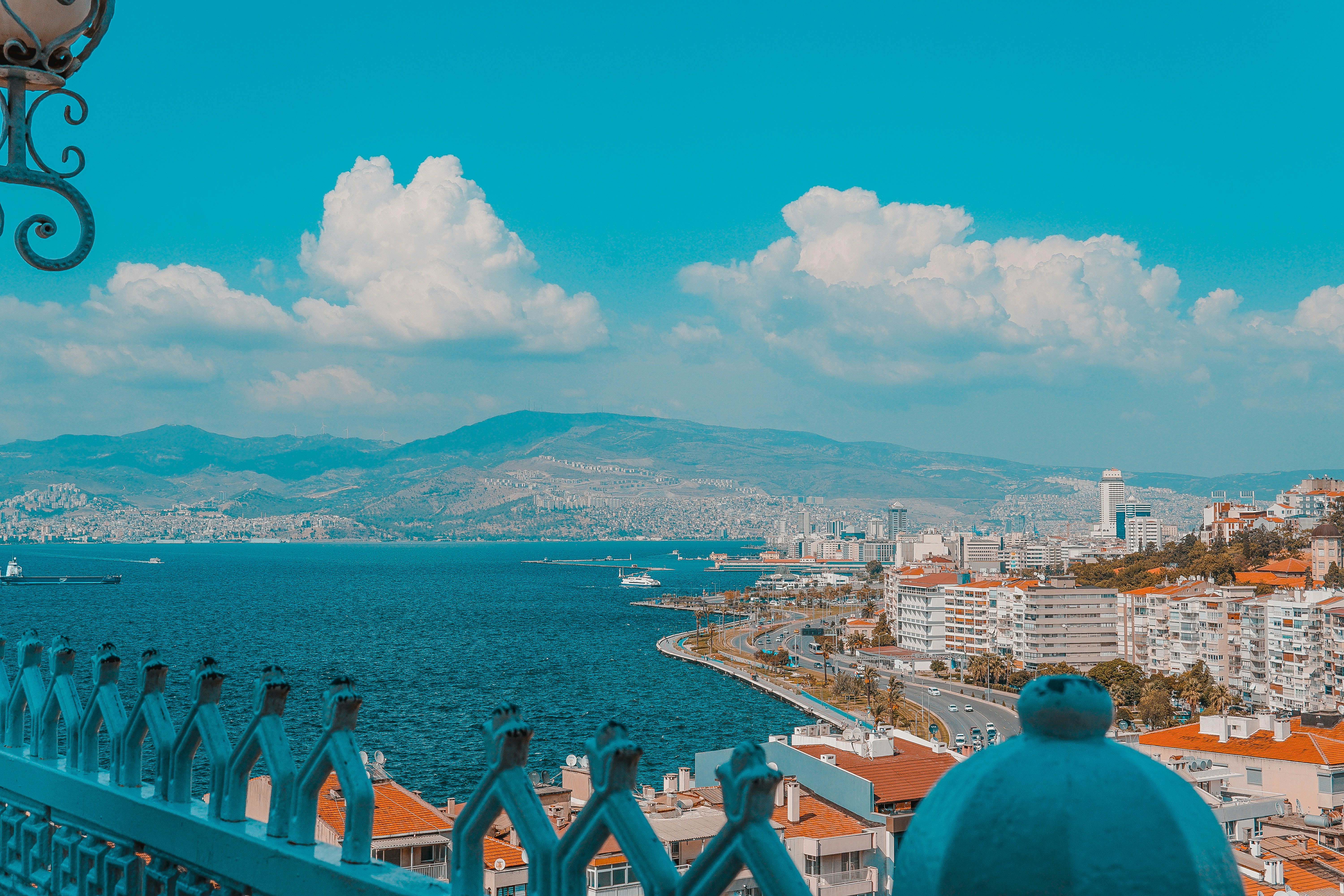 Photo by mertkahveci