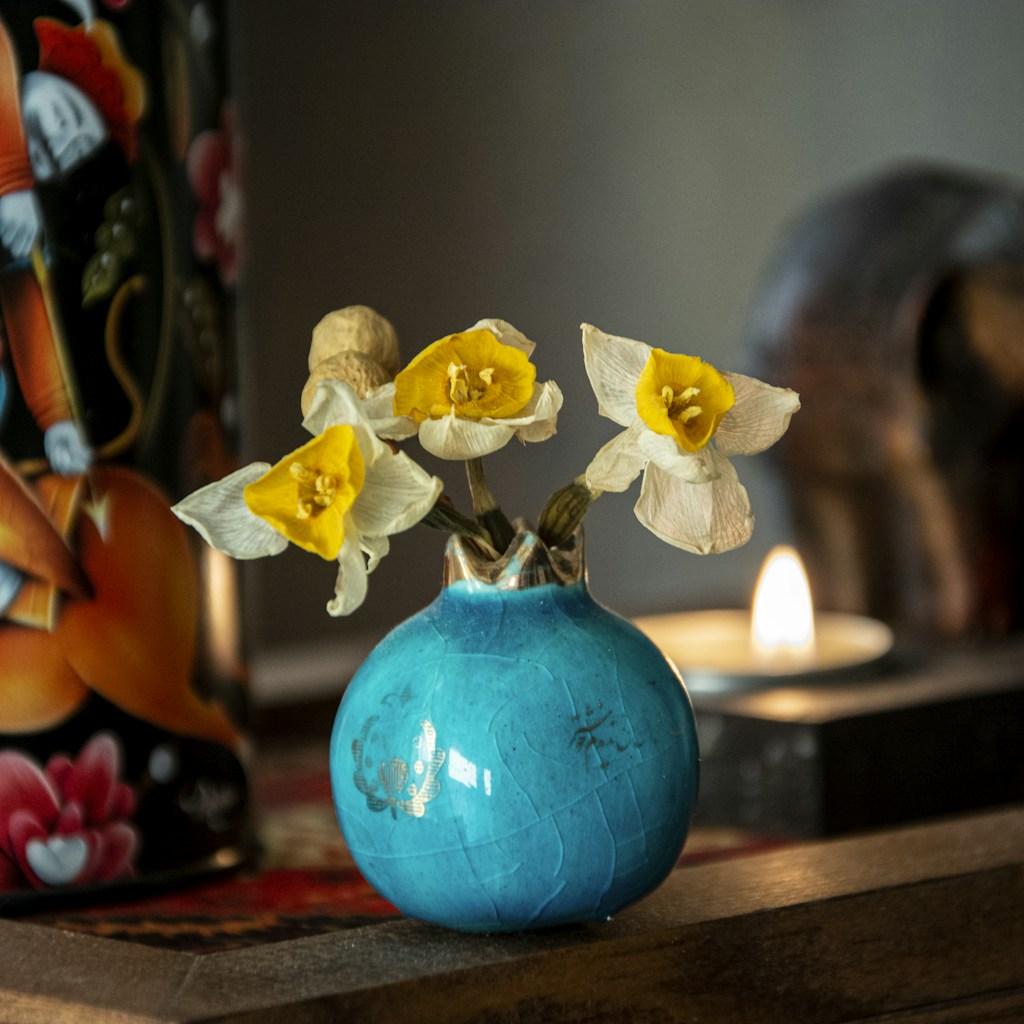 Petal Glow Vase