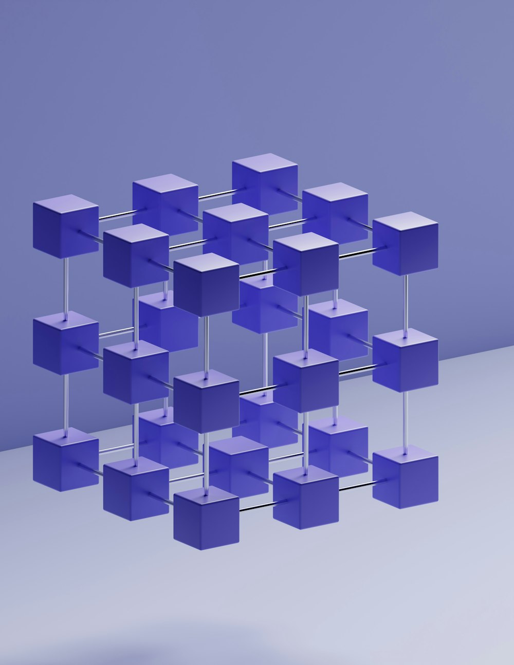 Un groupe de cubes violets suspendus à une barre de métal