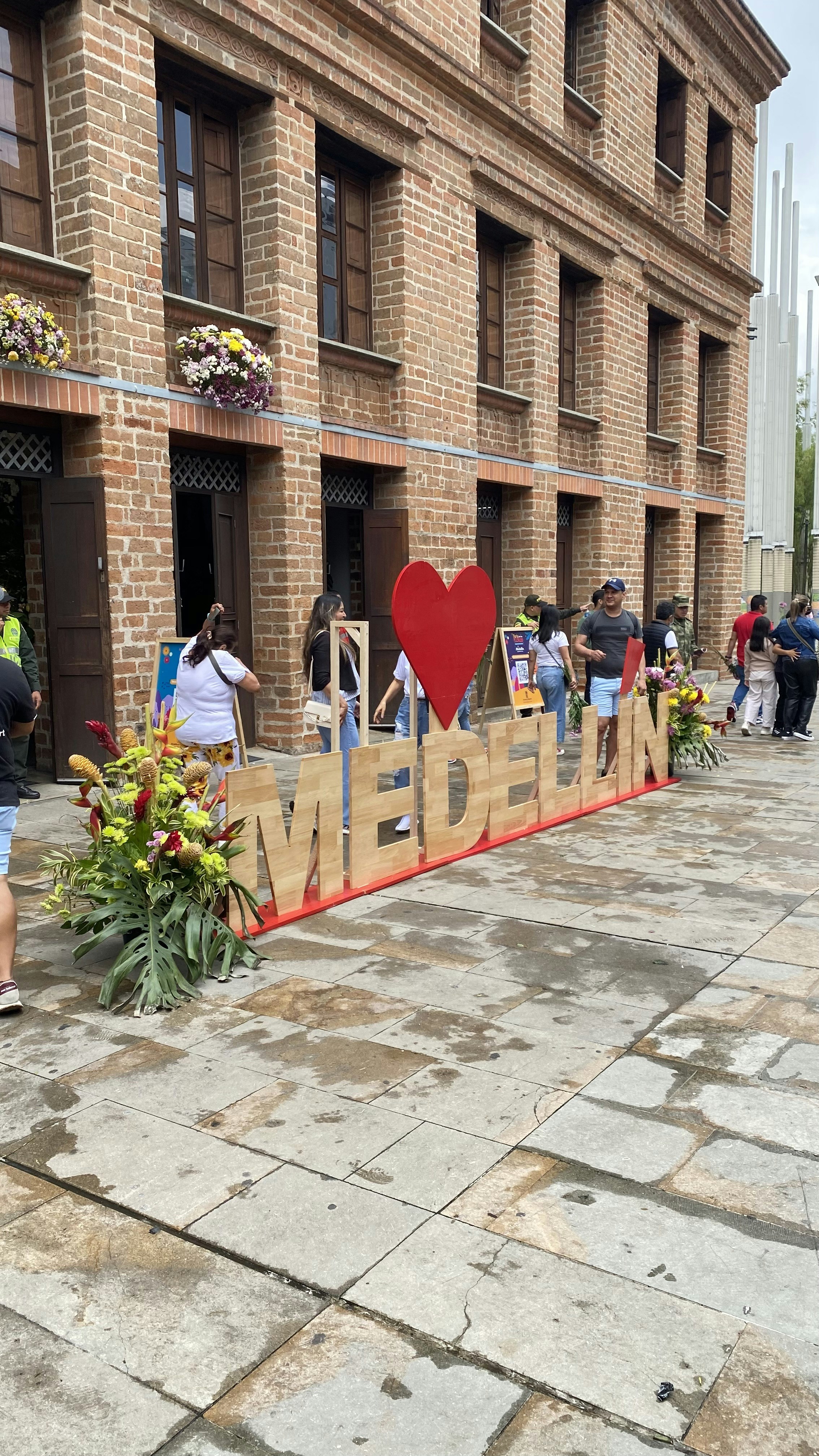 Descubre el Pueblito Paisa de Medellín: Un Viaje a la Cultura y Tradición Antioqueña