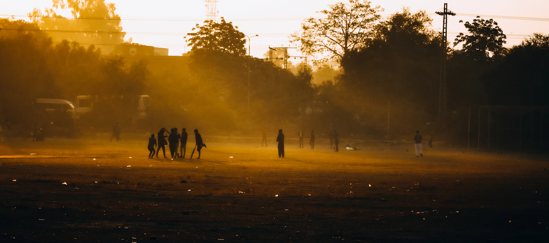 gray computer monitor