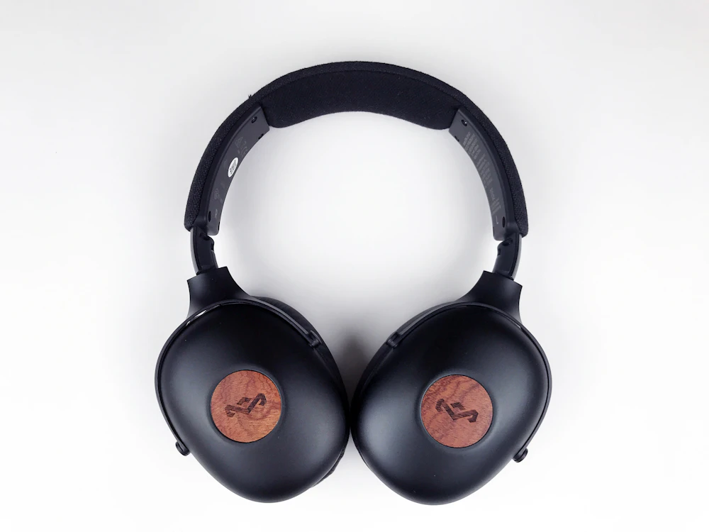 Studio monitoring headphones with wood ear cups