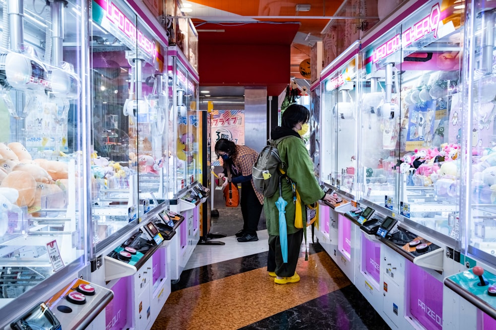 a couple of people that are looking at some jewelry