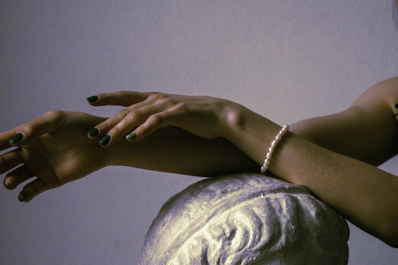 elegant sugar mummy with jewelry