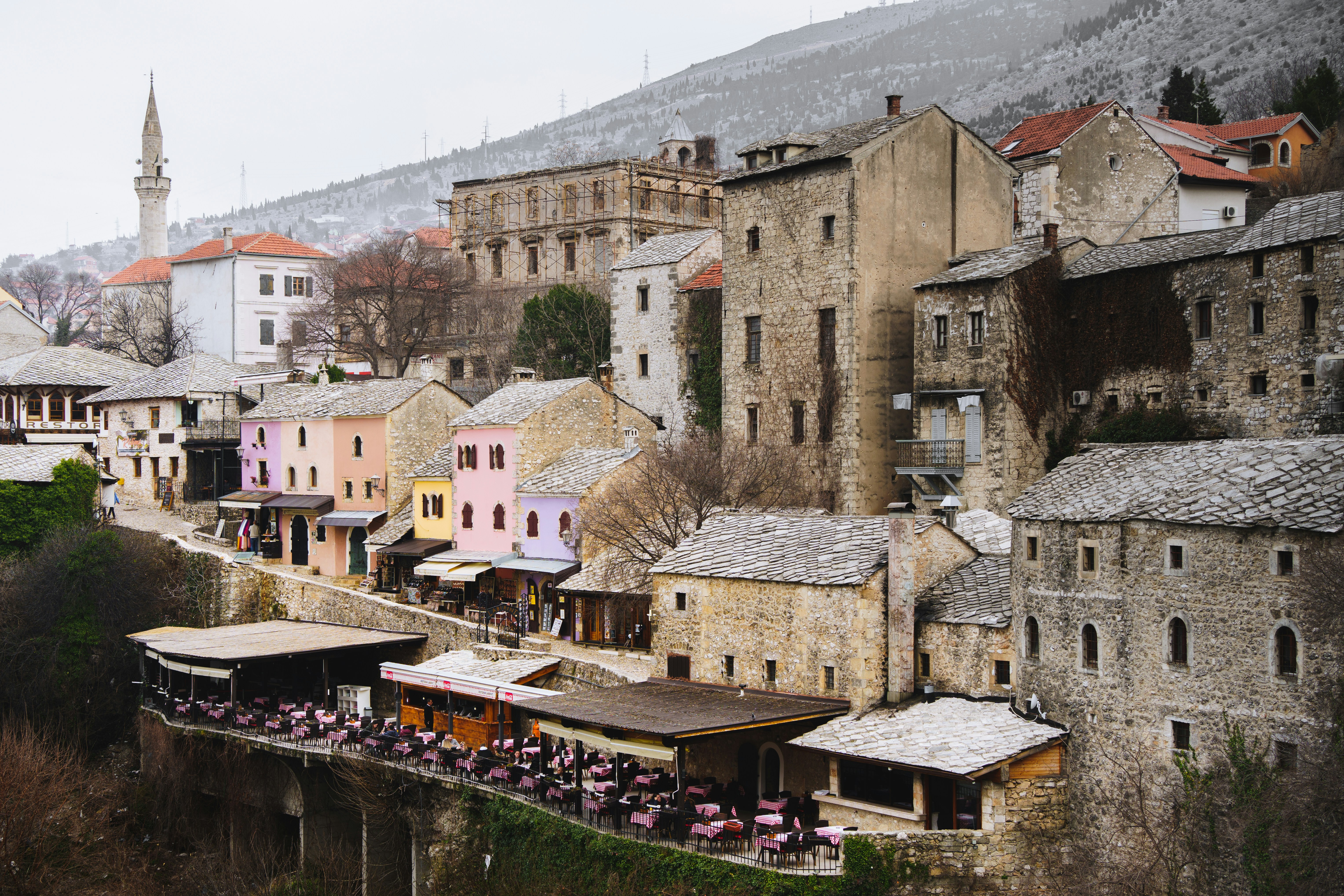 photo-1677094521826-b0d9c763ee87?w=2000&auto=format&fit=crop&q=60&ixlib=rb-4.1.0&ixid=M3wxMjA3fDB8MHxzZWFyY2h8M3x8JUU2JTg4JTk4JUU0JUJBJTg5fGVufDB8fDB8fHww