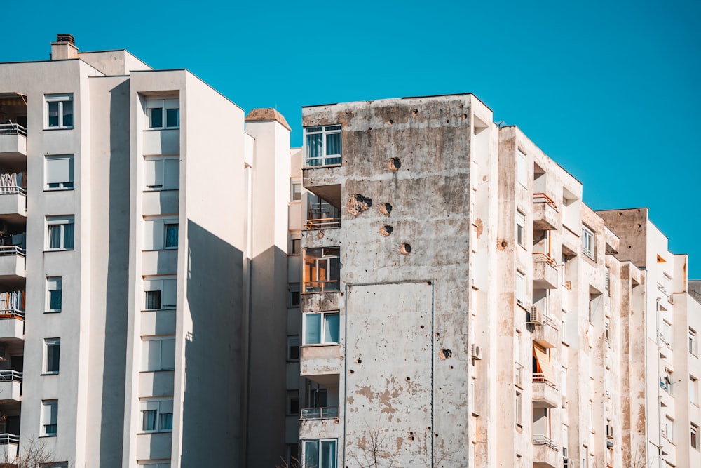 a tall building with a bunch of windows