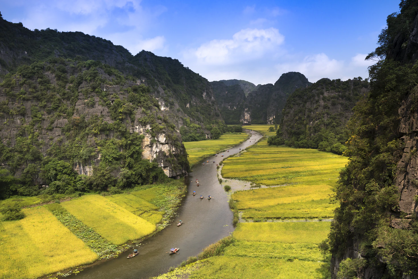 Explore Vietnam In Comfort & Style