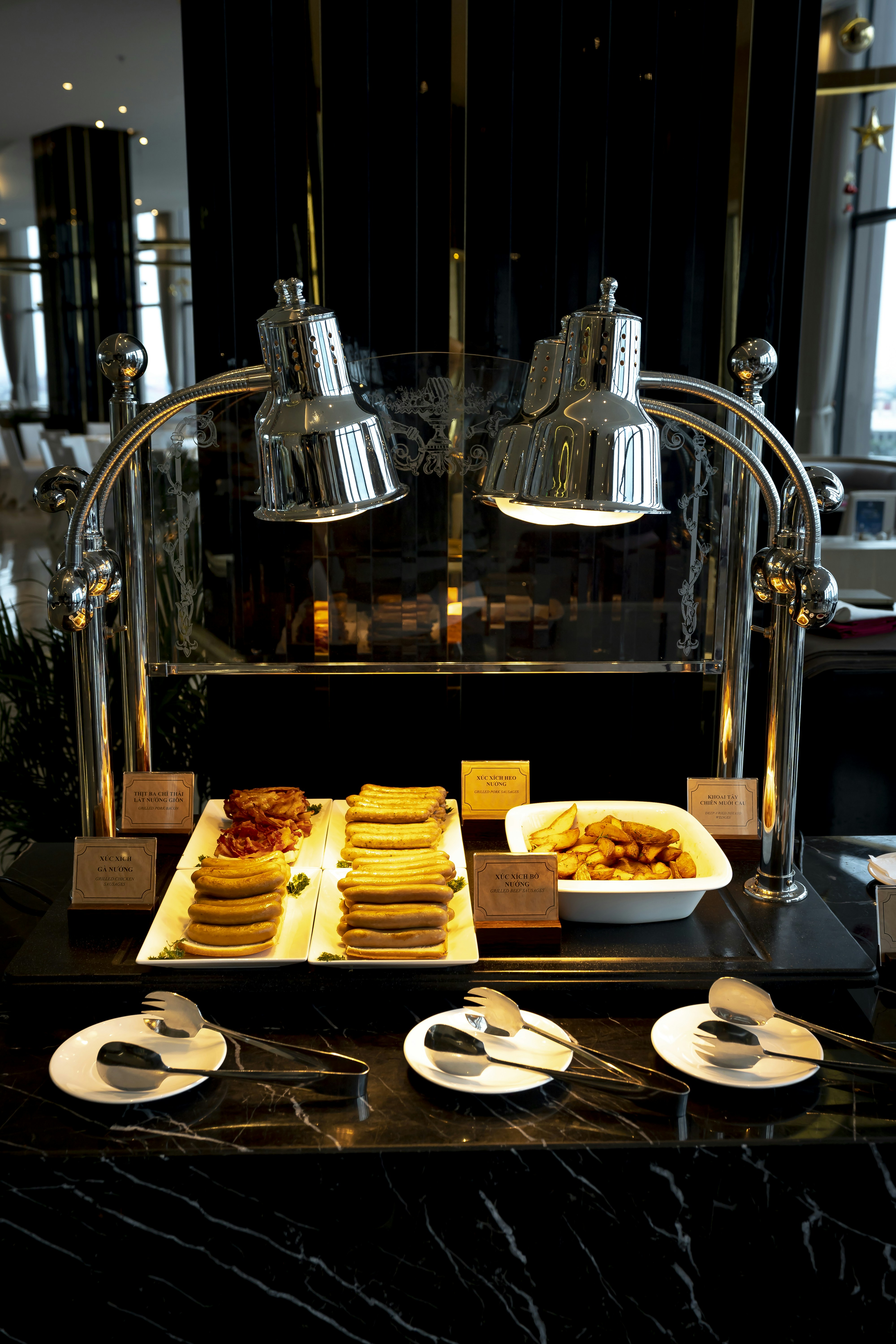Image of the dining area at Comfort Hotel Gøteborg featuring the breakfast buffet