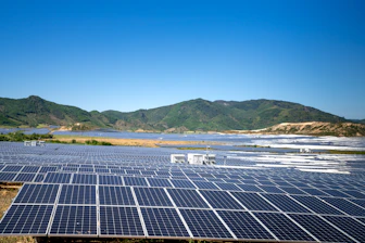 Instalación solar fotovoltaica con paneles solares