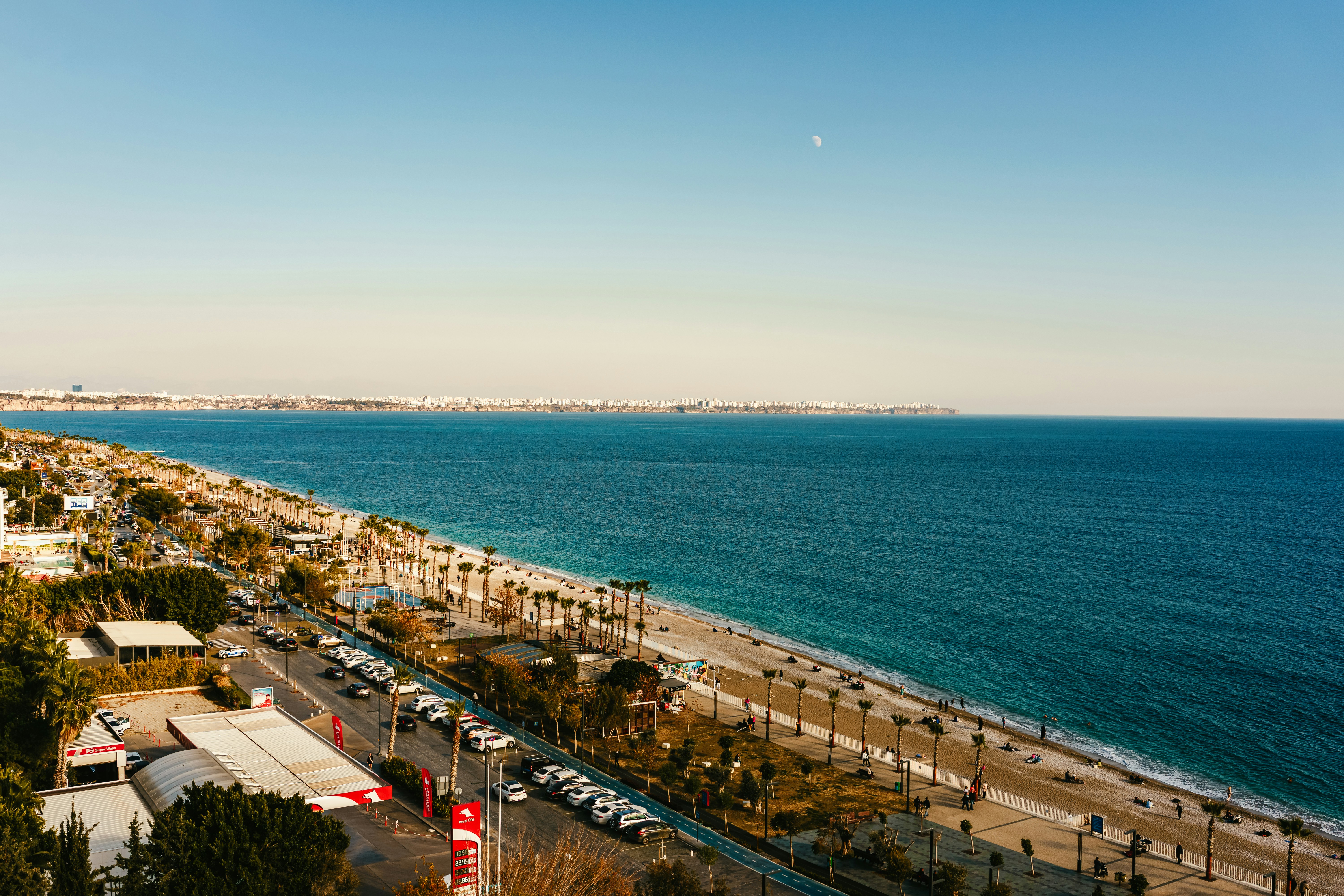 Photo by igorharrier