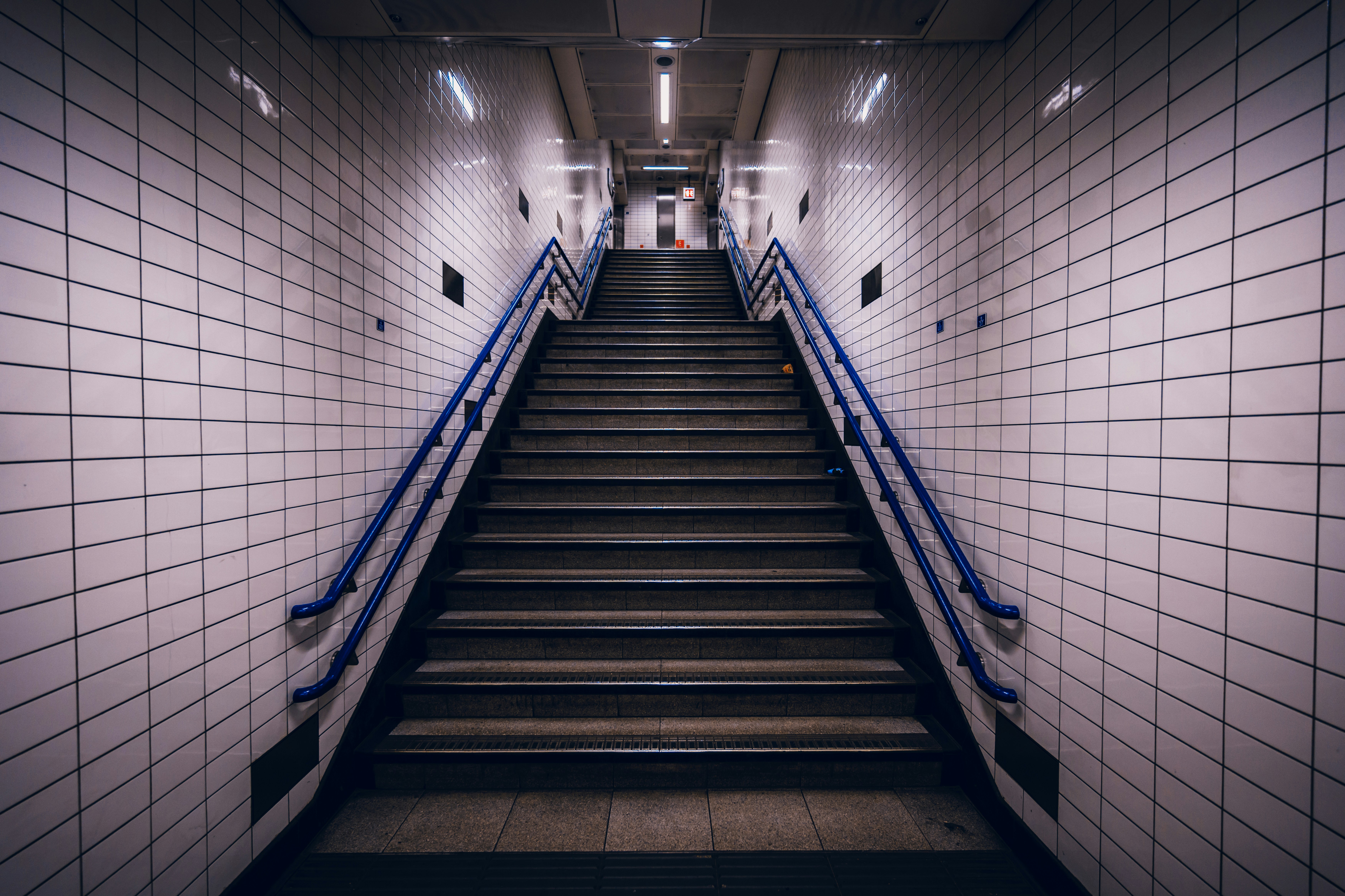 YouTube.com/@DreySantesson -- Tube stairs