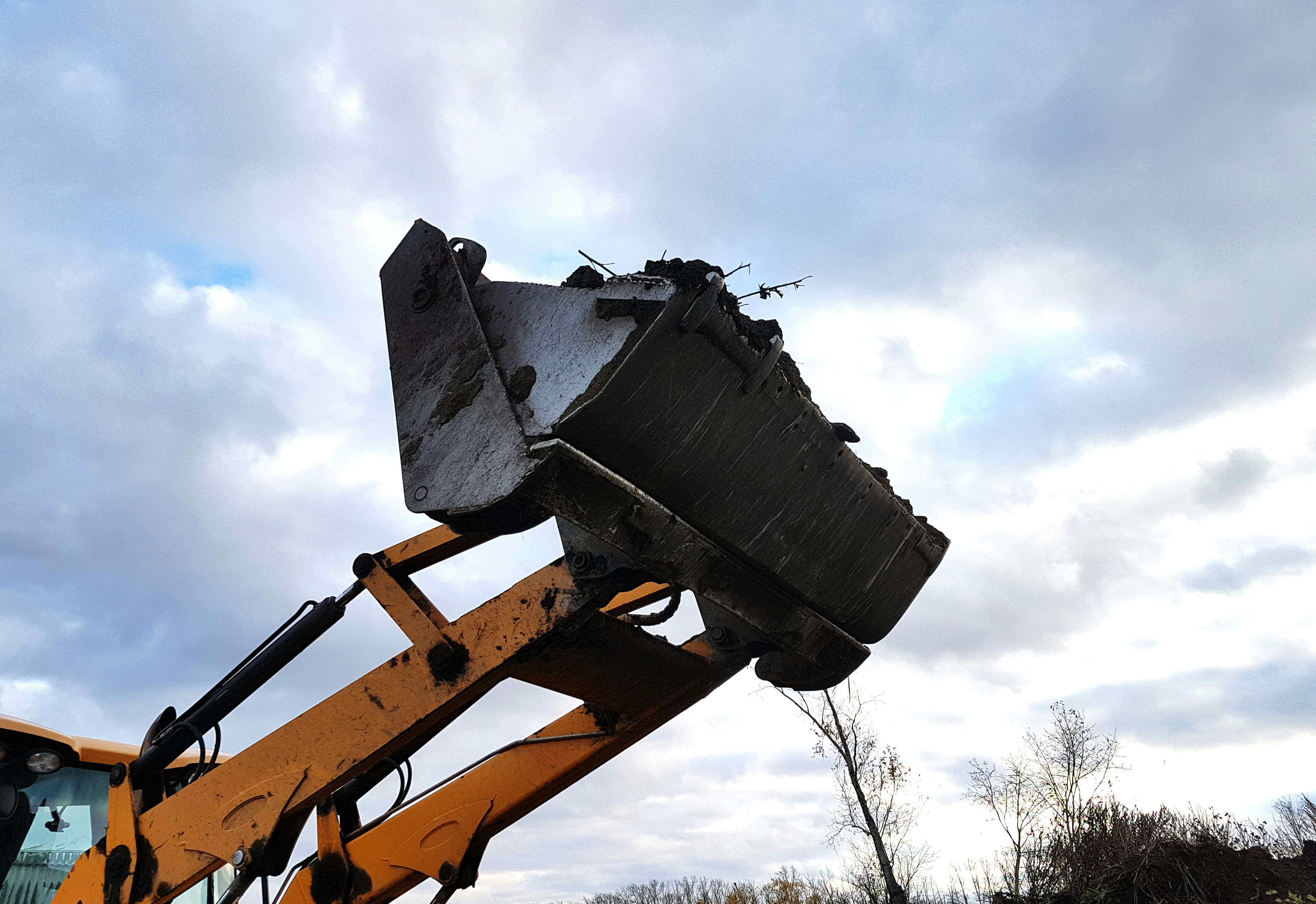 多样工程机械零件
