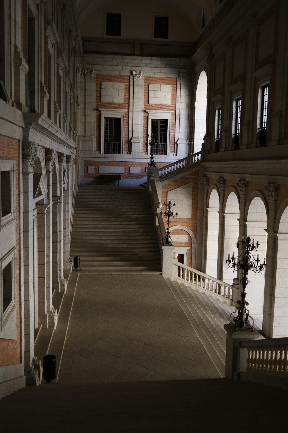 a large building with a bunch of windows