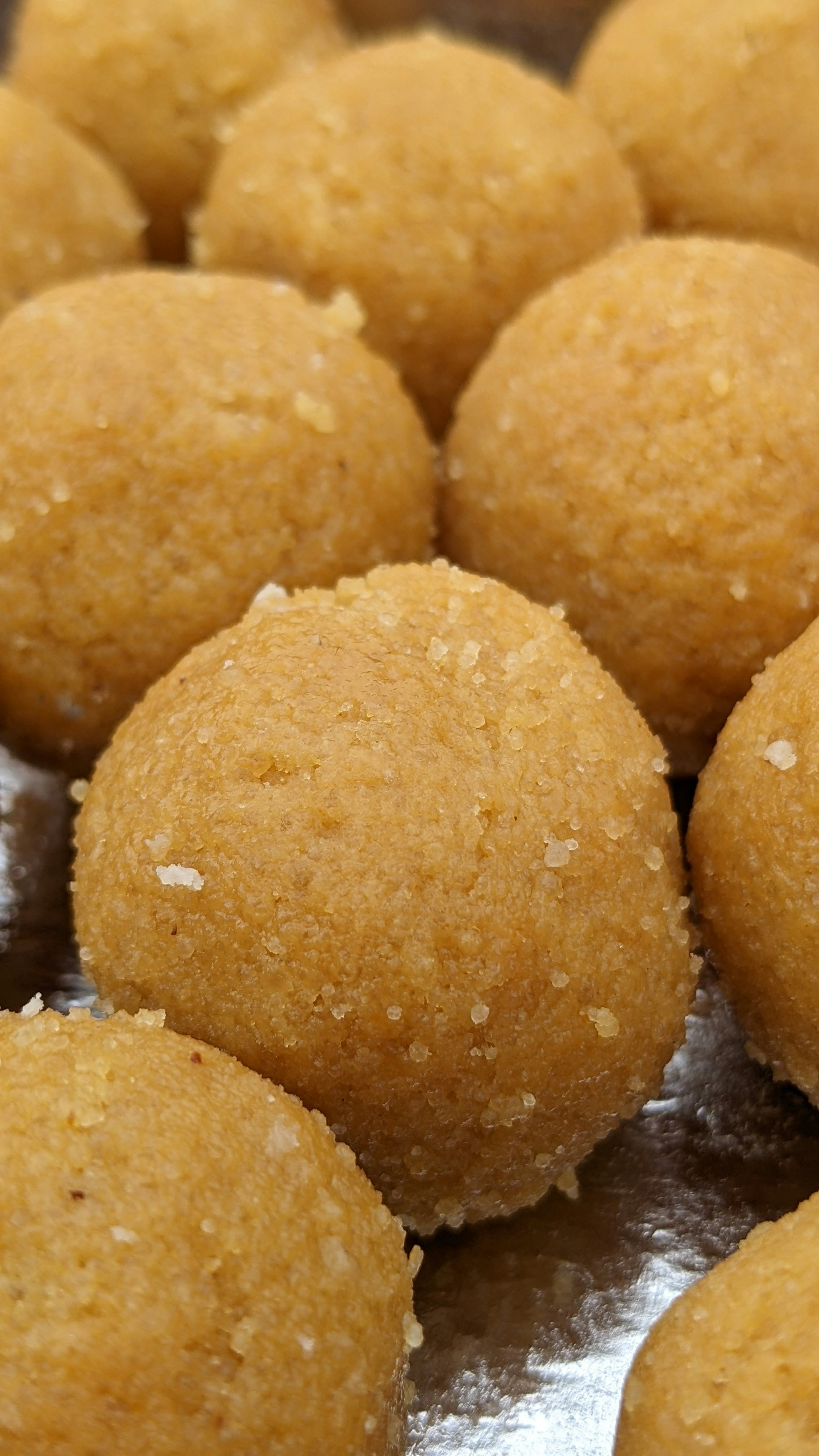 Golden demerara sugar crystals