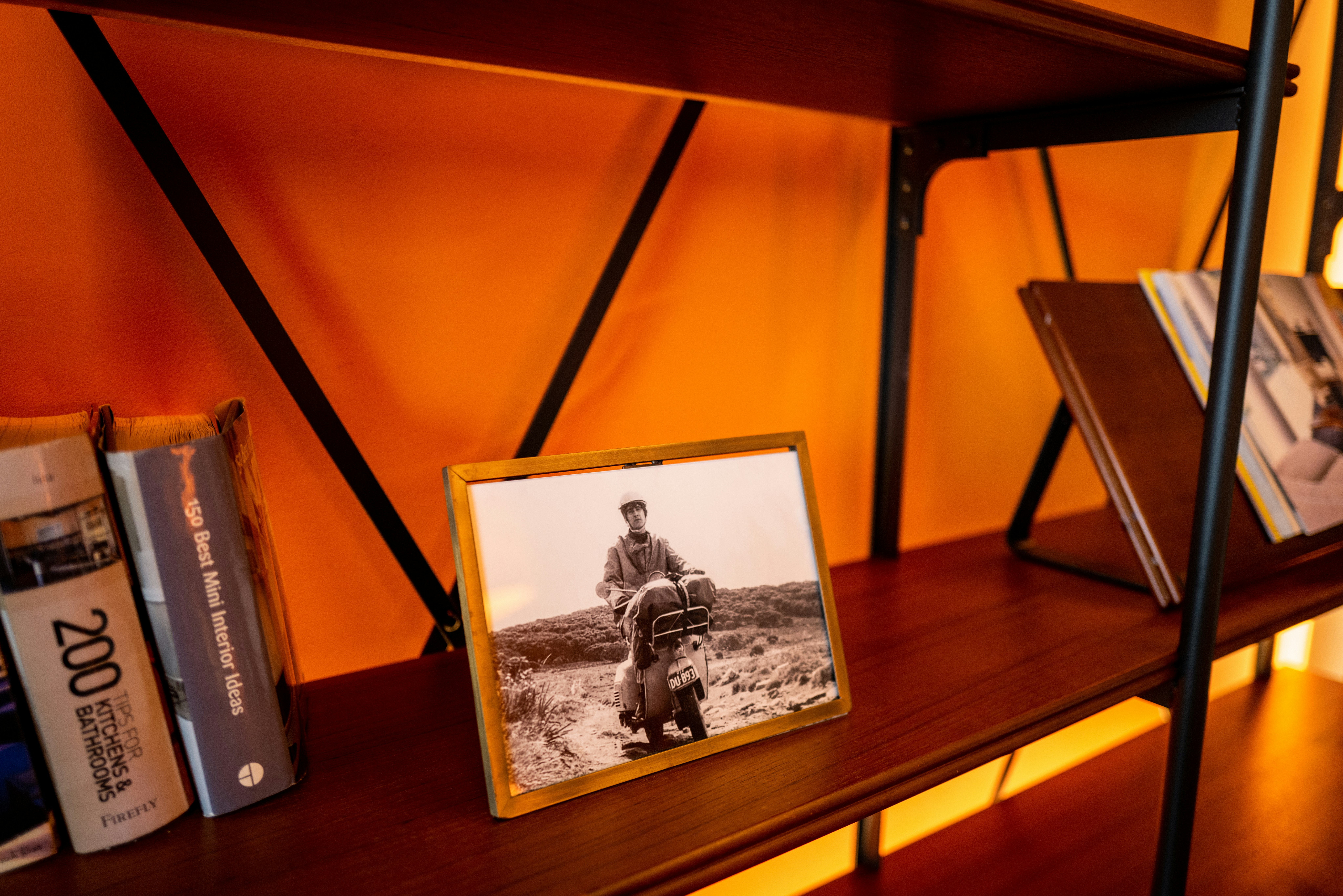 How to Display Photos on Your Bookshelf