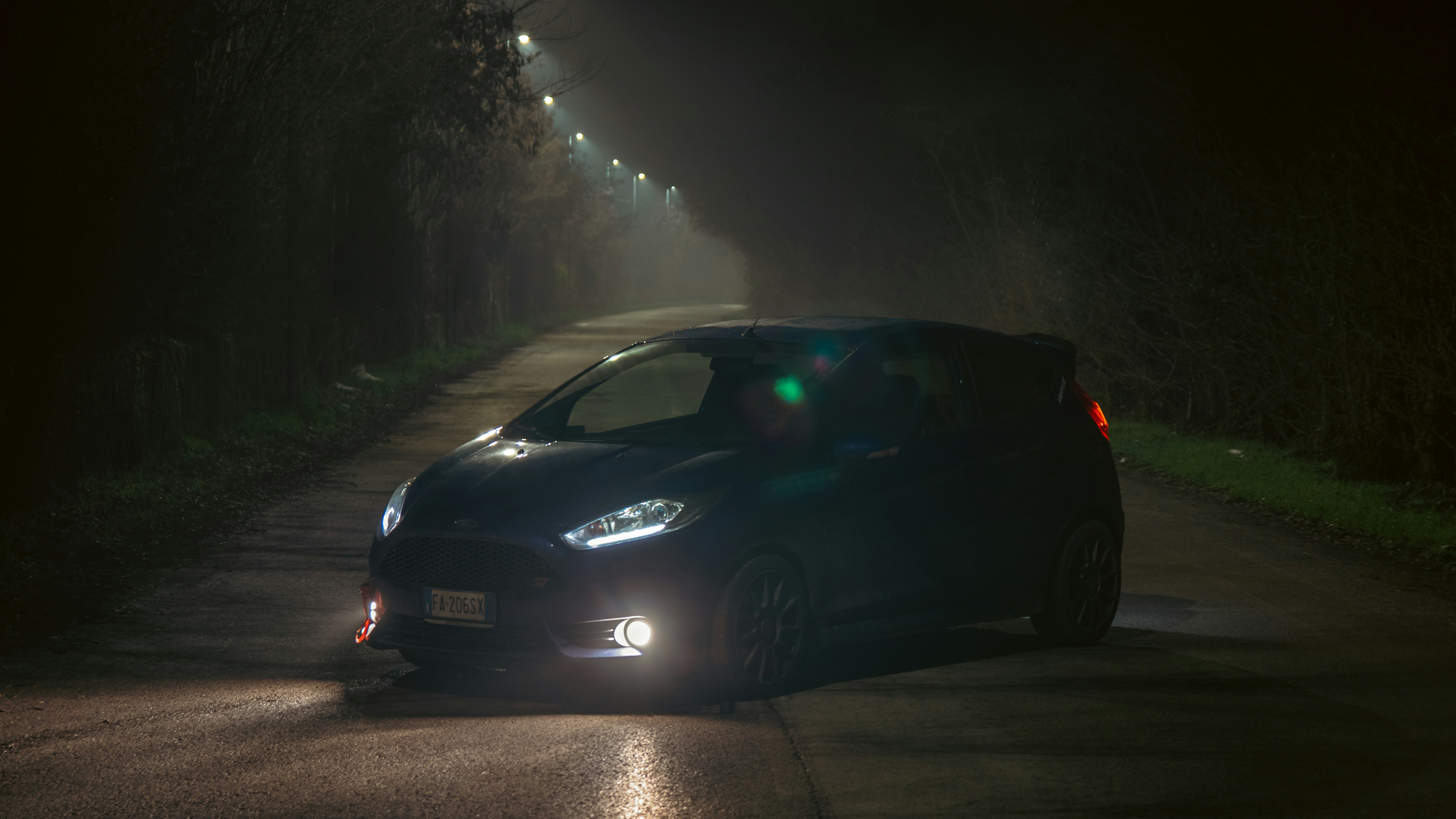Nachtlichtkegel tanzen
