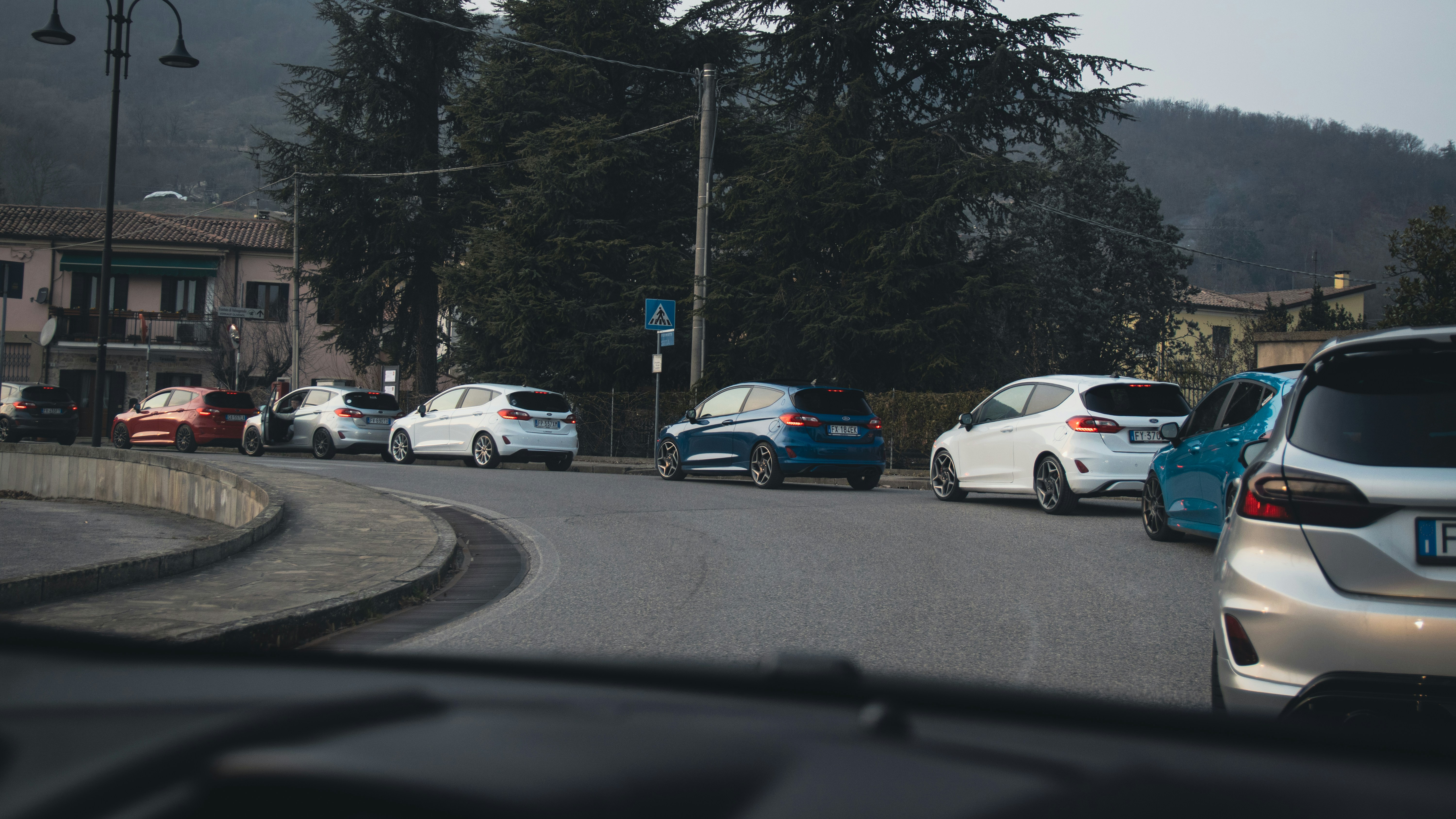 photo-1677339059761-ff86d8e31580?ixid=M3wxMjA3fDB8MXxzZWFyY2h8MTJ8fGJ1eSUyMHRyYWZmaWMlMjBmb3IlMjBvZmZlcnN8ZW58MHx8fHwxNzQ2OTIxNjIyfDA\u0026ixlib=rb-4.1.0