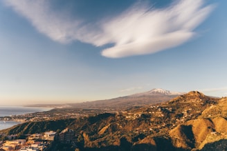 Scenic view of Arica’s iconic Morro hill under a clear blue sky